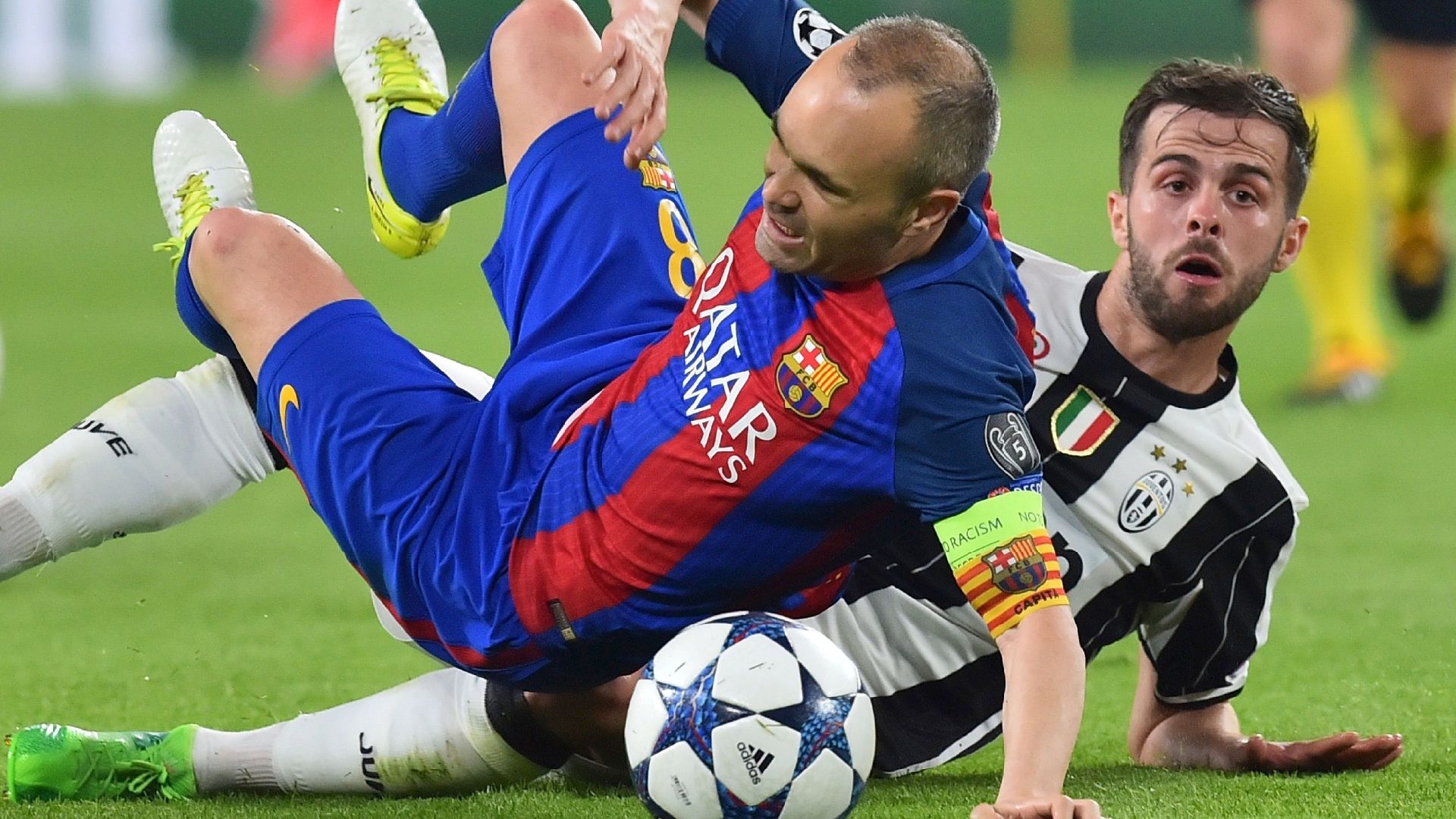 Andres Iniesta Miralem Pjanic Juventus Barcelona UCL 11042017