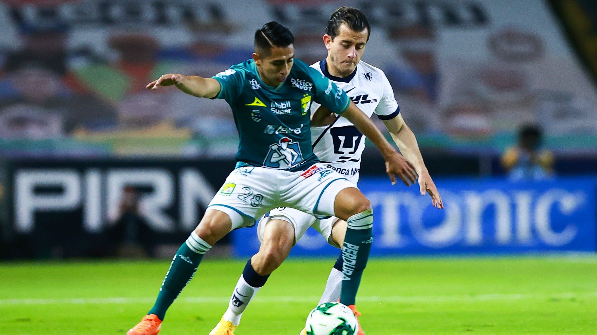 León Pumas Avión Ramírez Alan Mozo