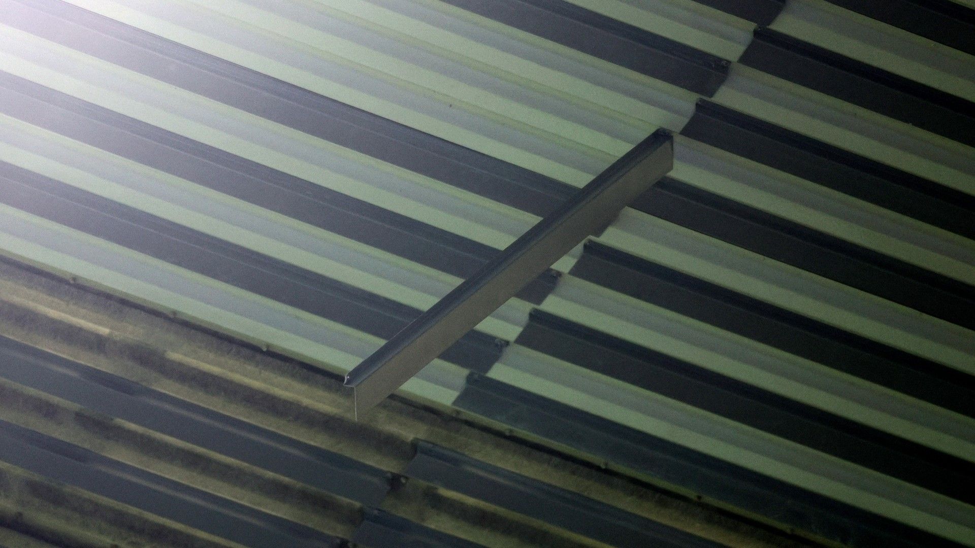 Burnley Turf Moor vs Wolves metal