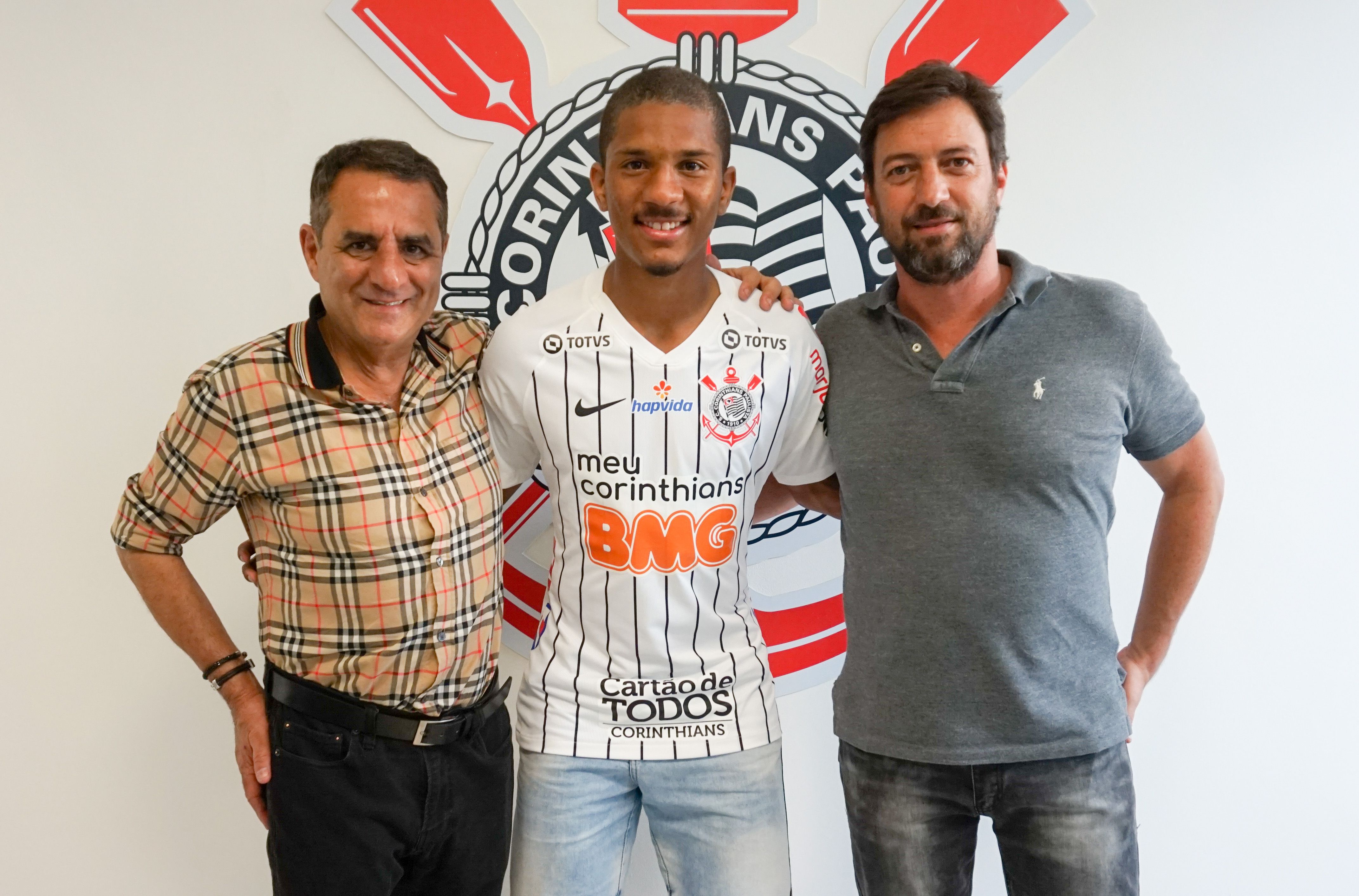 Matheus Davó chega ao Corinthians