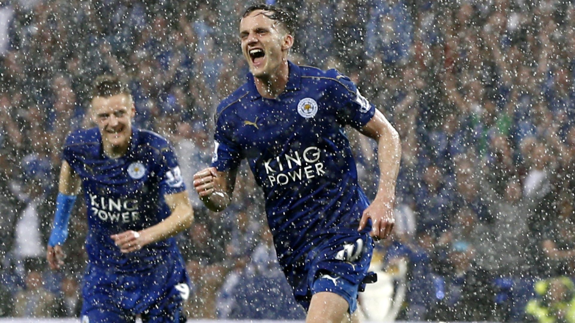 Andy King celebrates Leicester City Everton 07052016