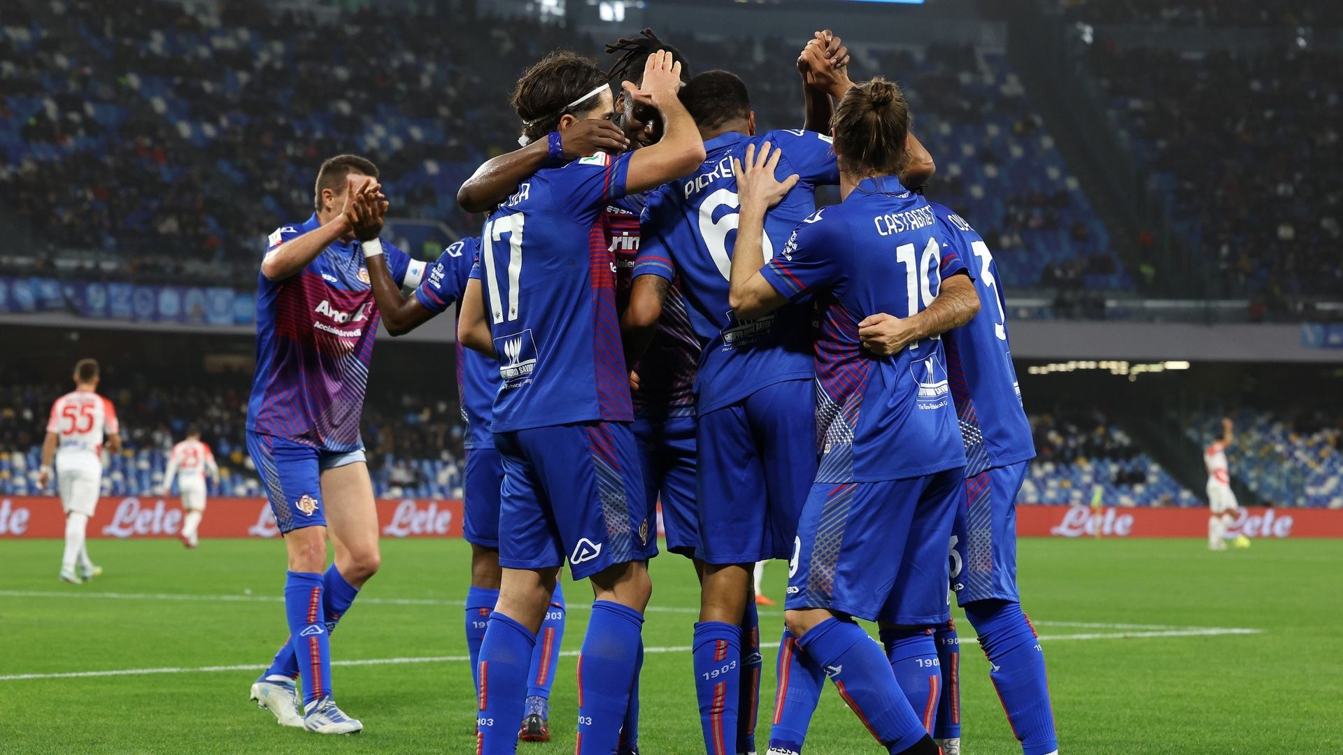 Cremonese celebrating