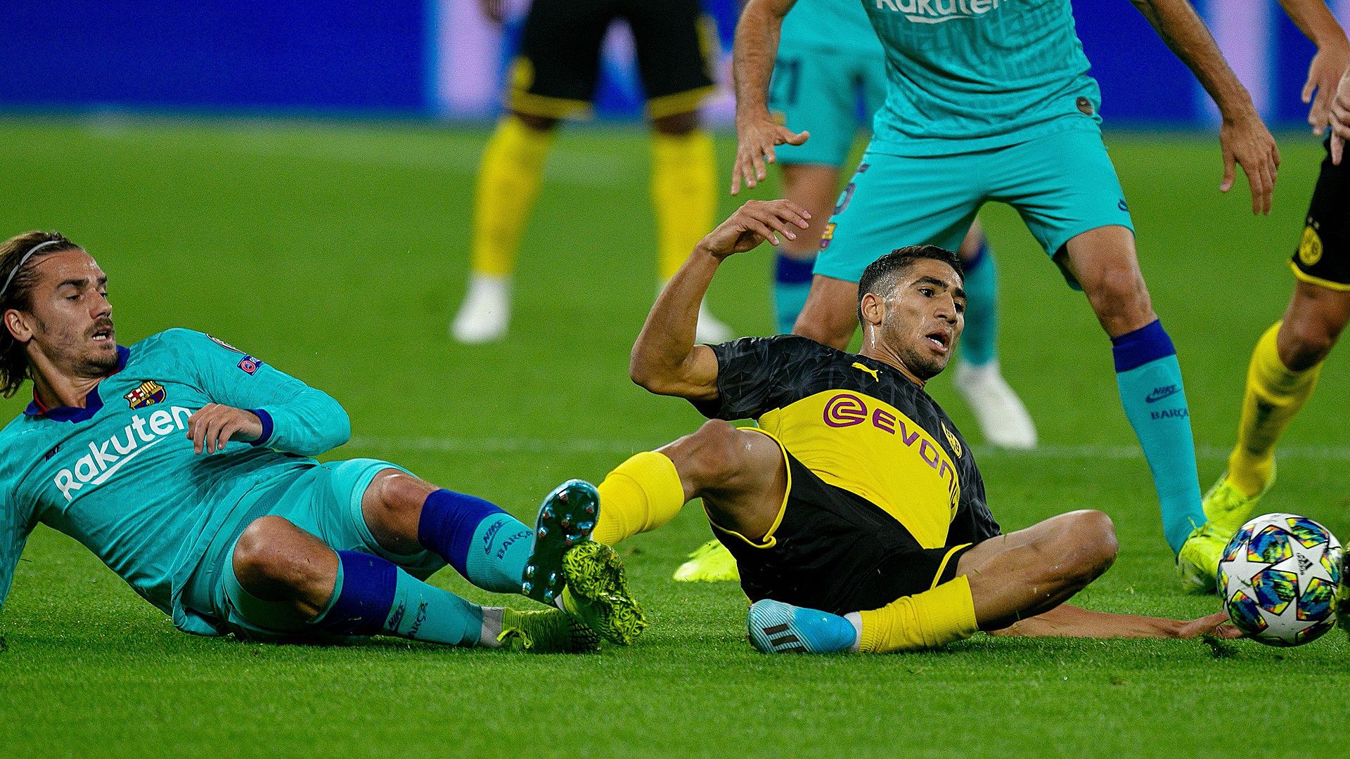 Achraf Hakimi BVB Barcelona