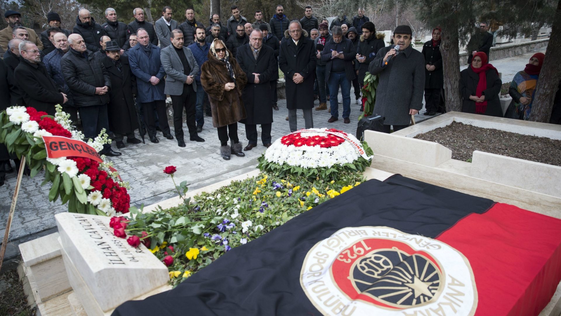 Ilhan Cavcav'ın kabri Genclerbirligi