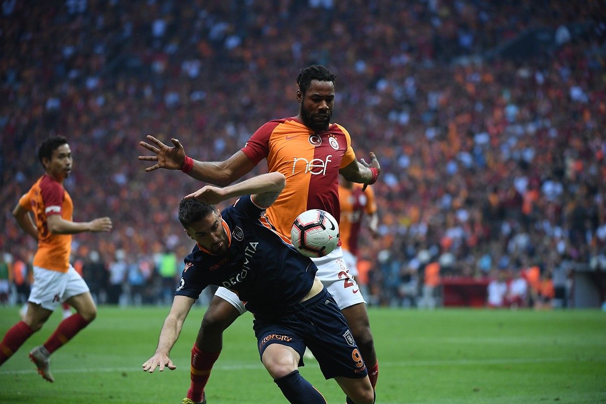 Christian Luyindama Rijad Bajic Galatasaray Basaksehir Turkish Super League 05/19/19
