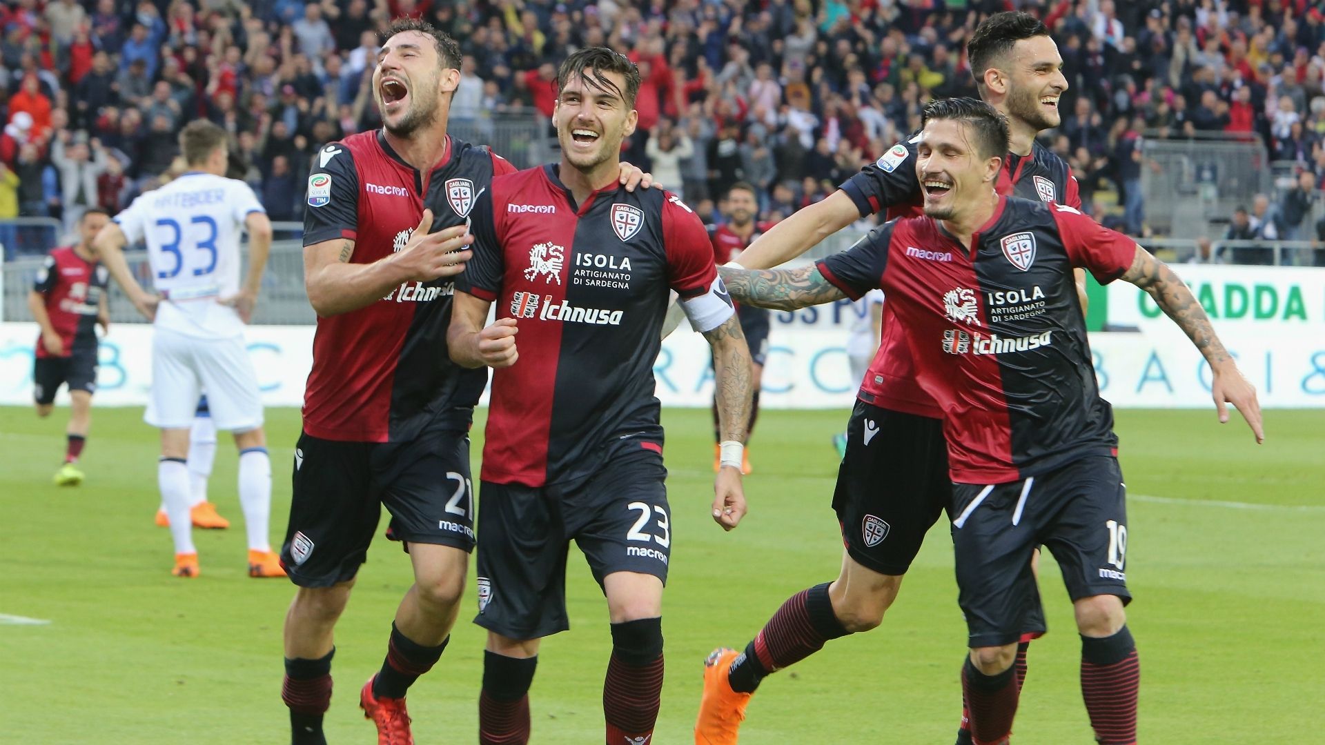 Luca Ceppitelli celebrating Artur Ionita Fabio Pisacane Charalampos Lykogiannis Cagliari Atalanta Serie A 05202018