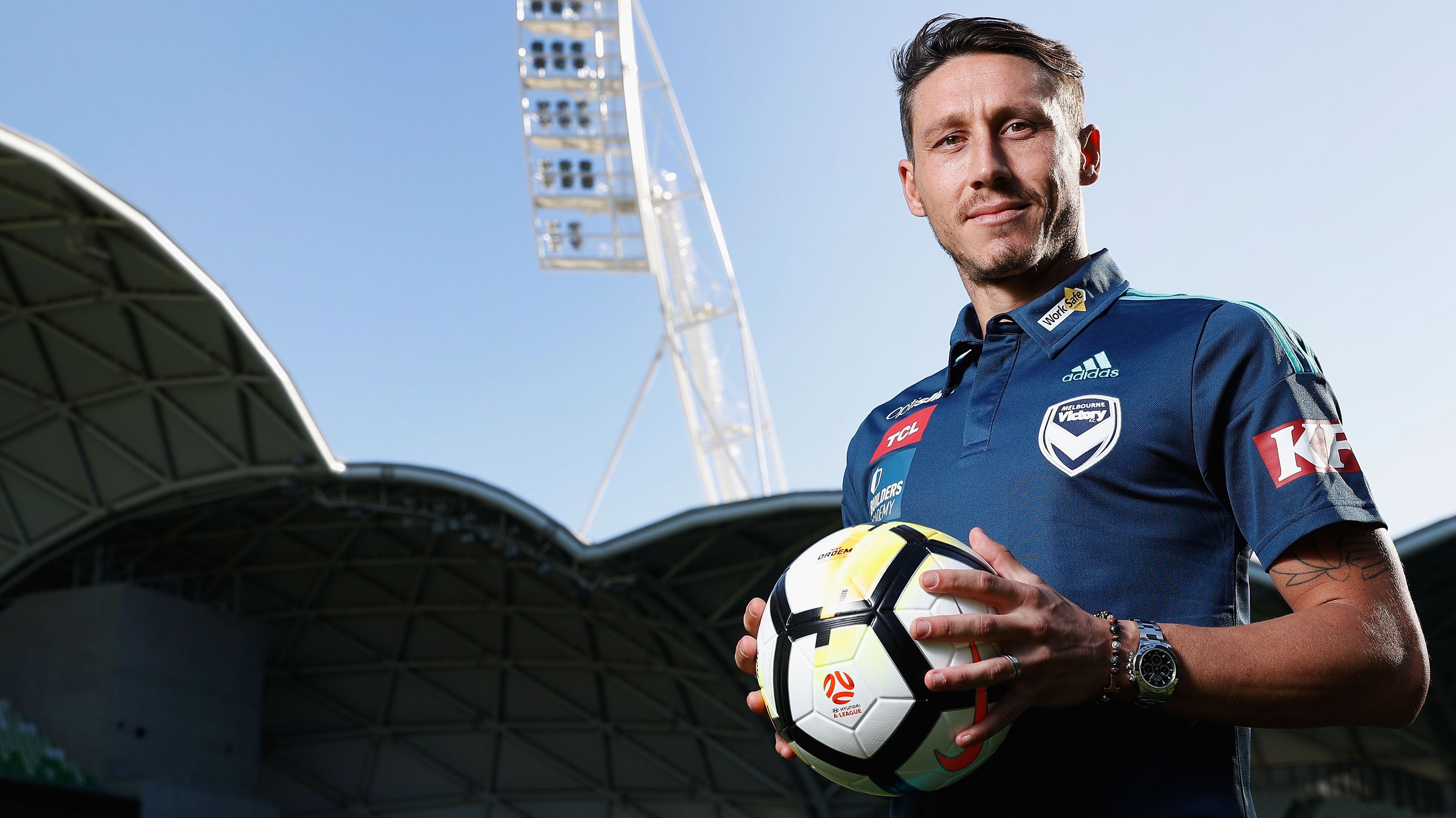 Mark Milligan Melbourne Victory