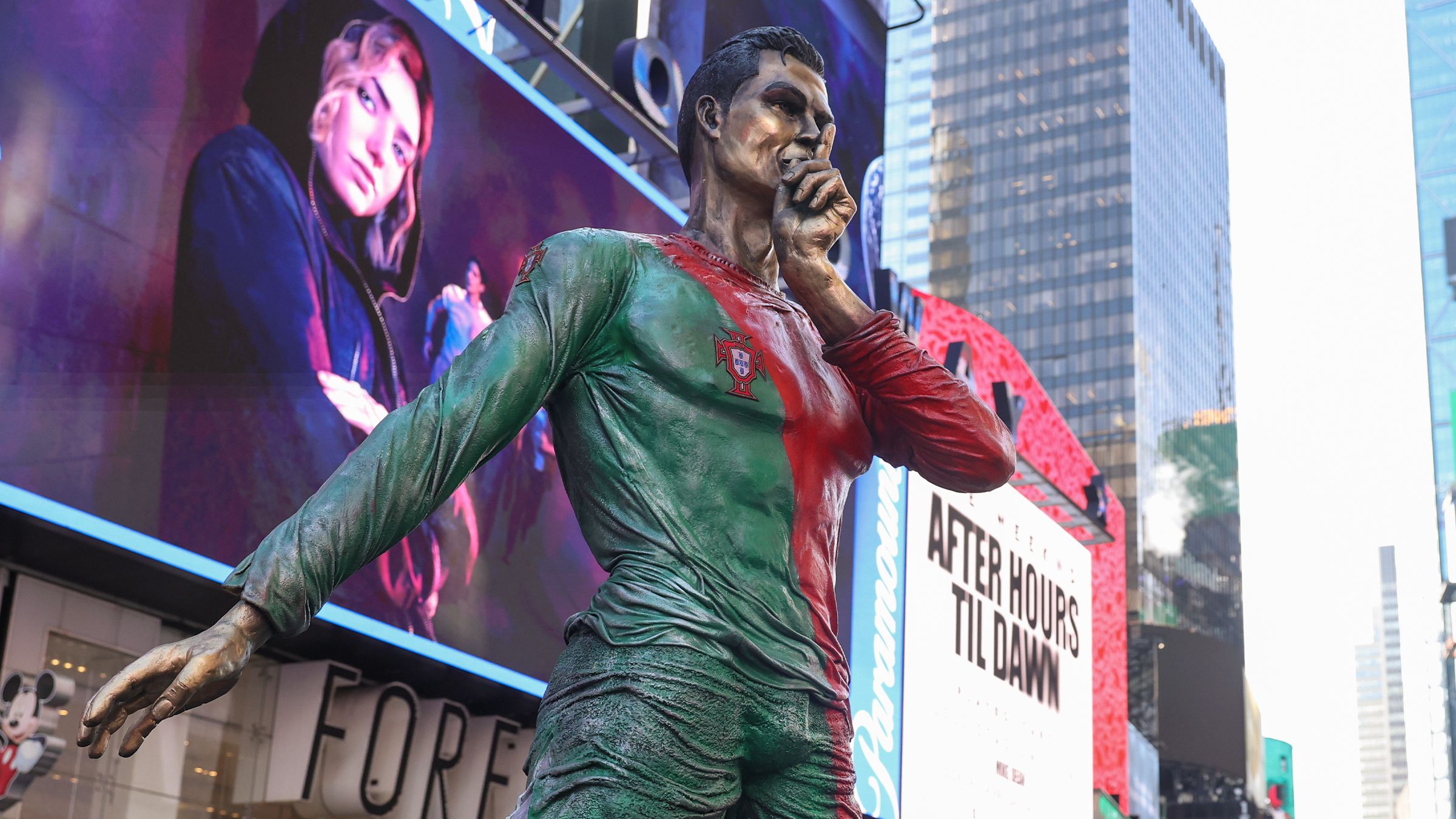 Cristiano Ronaldo statue