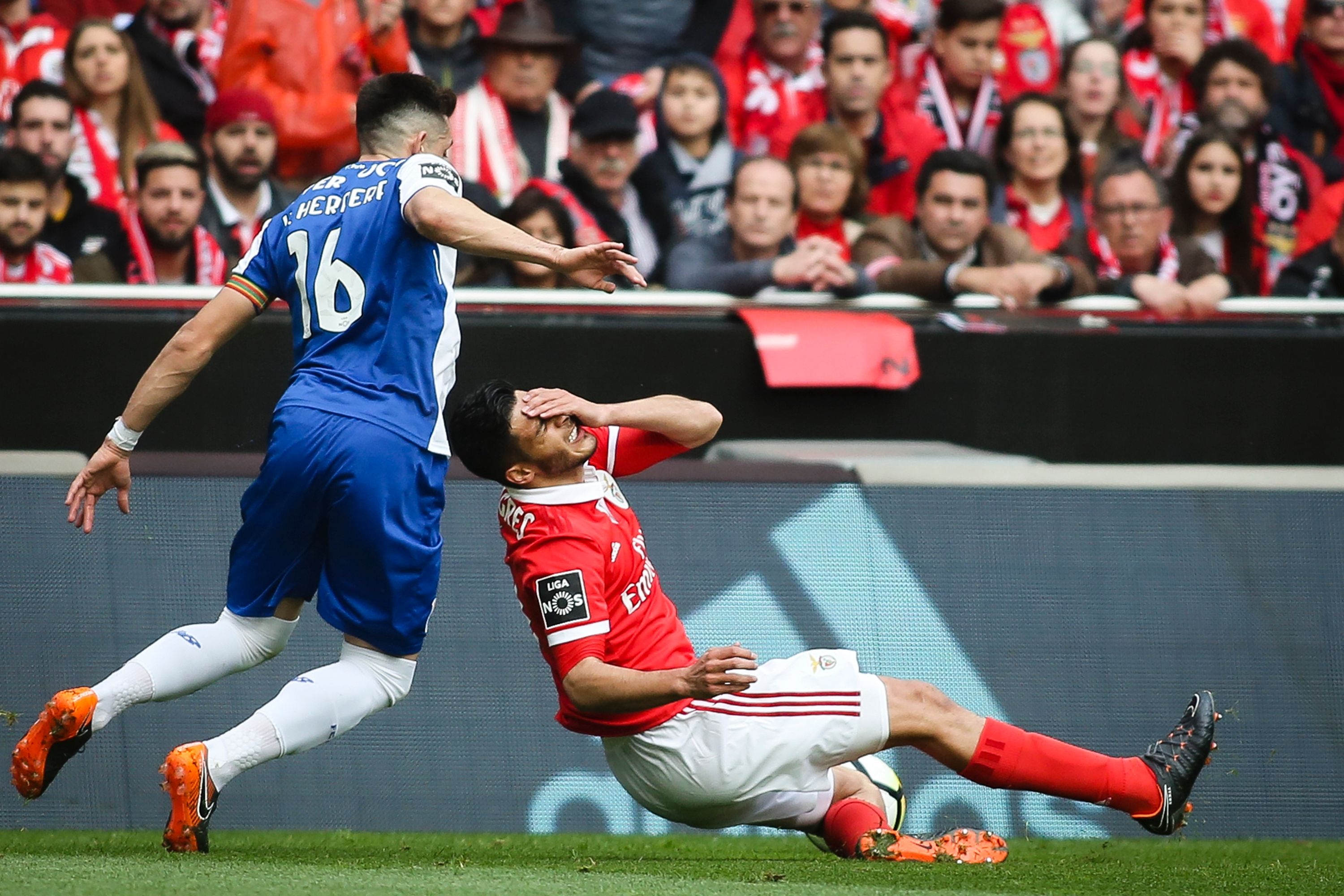 Raúl Jiménez Héctor Herrera