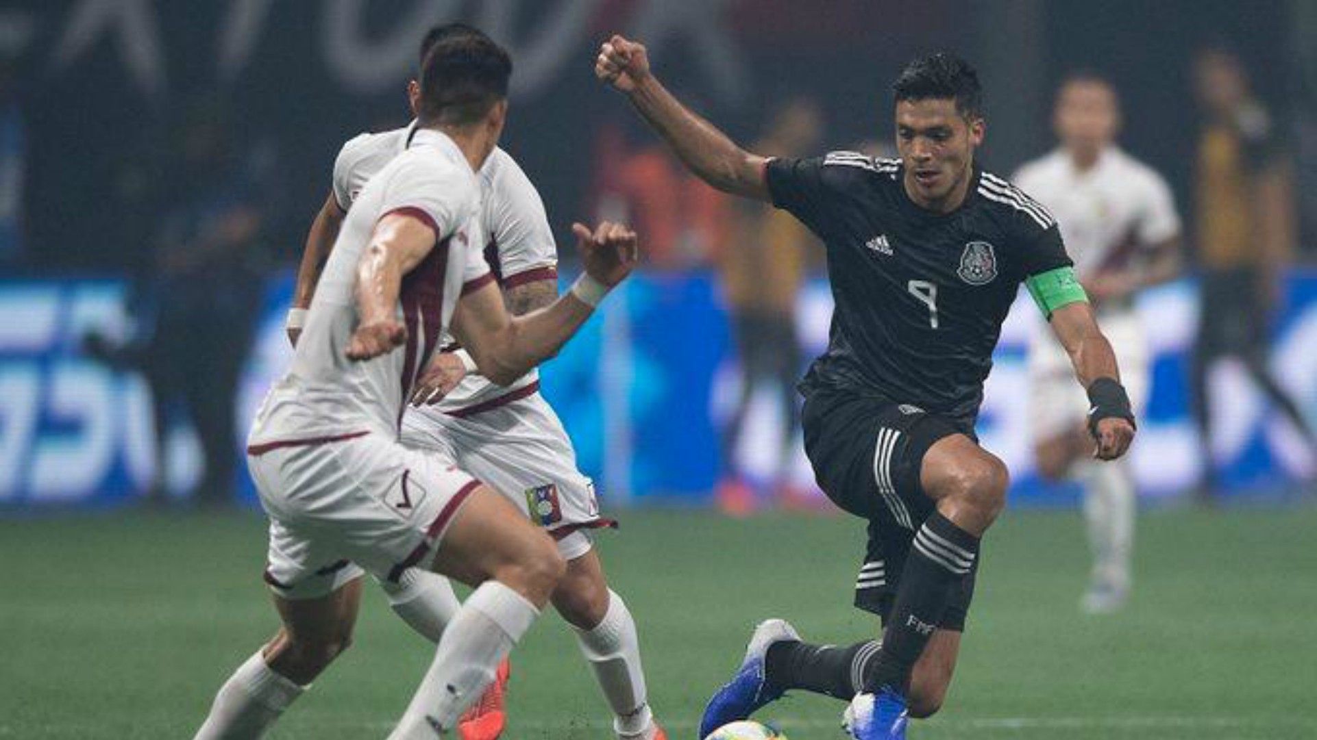 México Venezuela Raúl Jimpenez