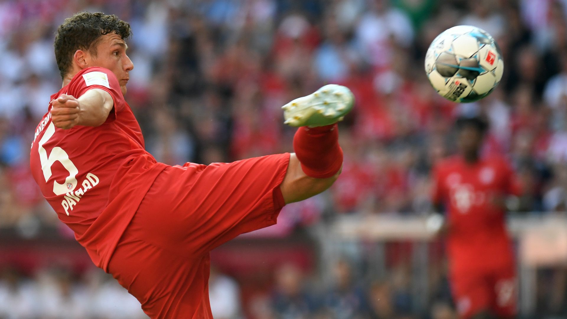 BENJAMIN PAVARD BAYERN MÜNCHEN