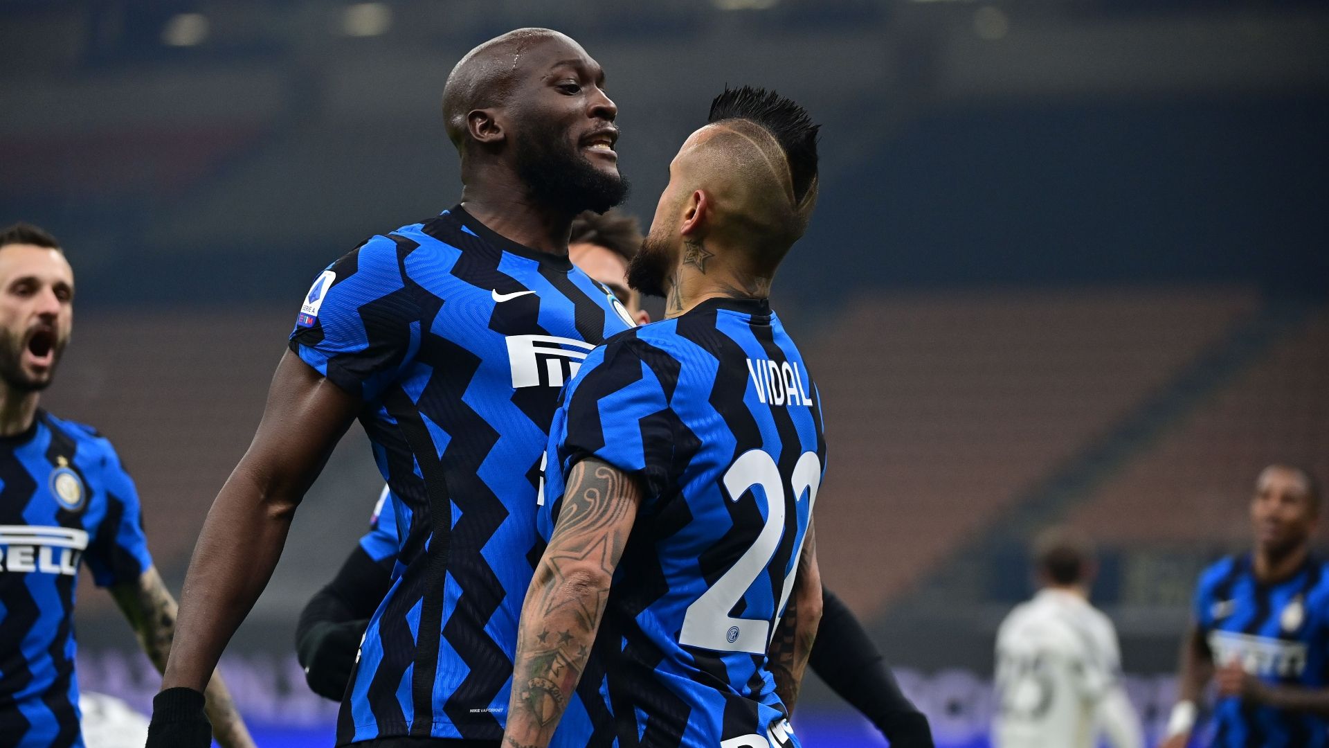 Arturo Vidal Romelu Lukaku Inter Juventus