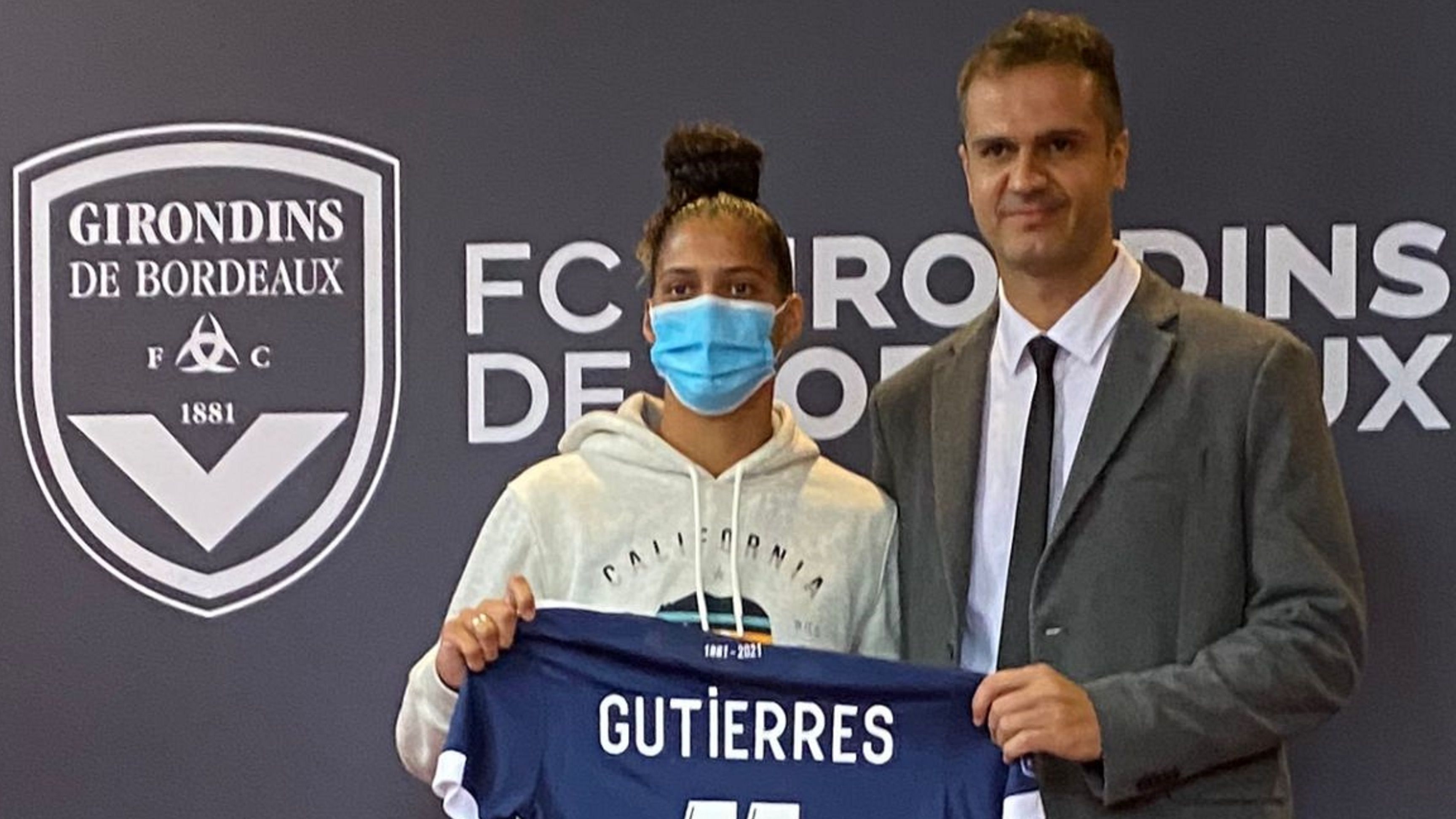 Amanda Gutierres foi negociada ao Bordeaux, da França, por Thiago Taveira