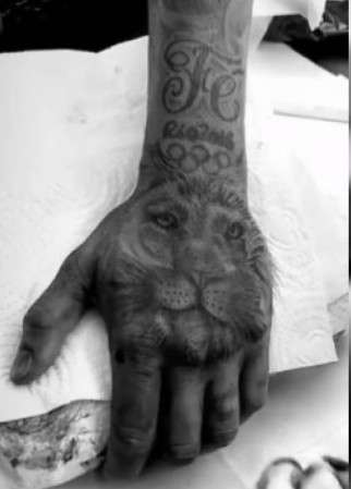 Tatuaje león Neymar