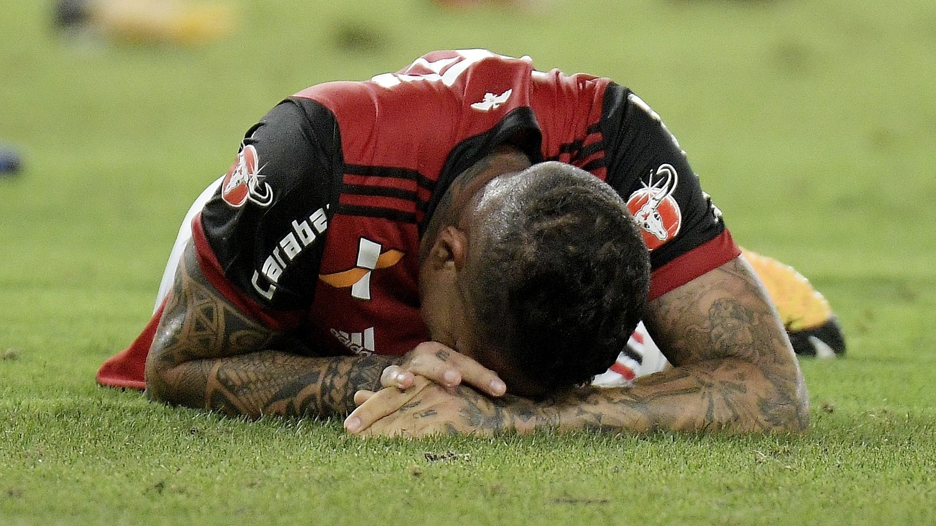 Paolo Guerrero Flamengo 12102017