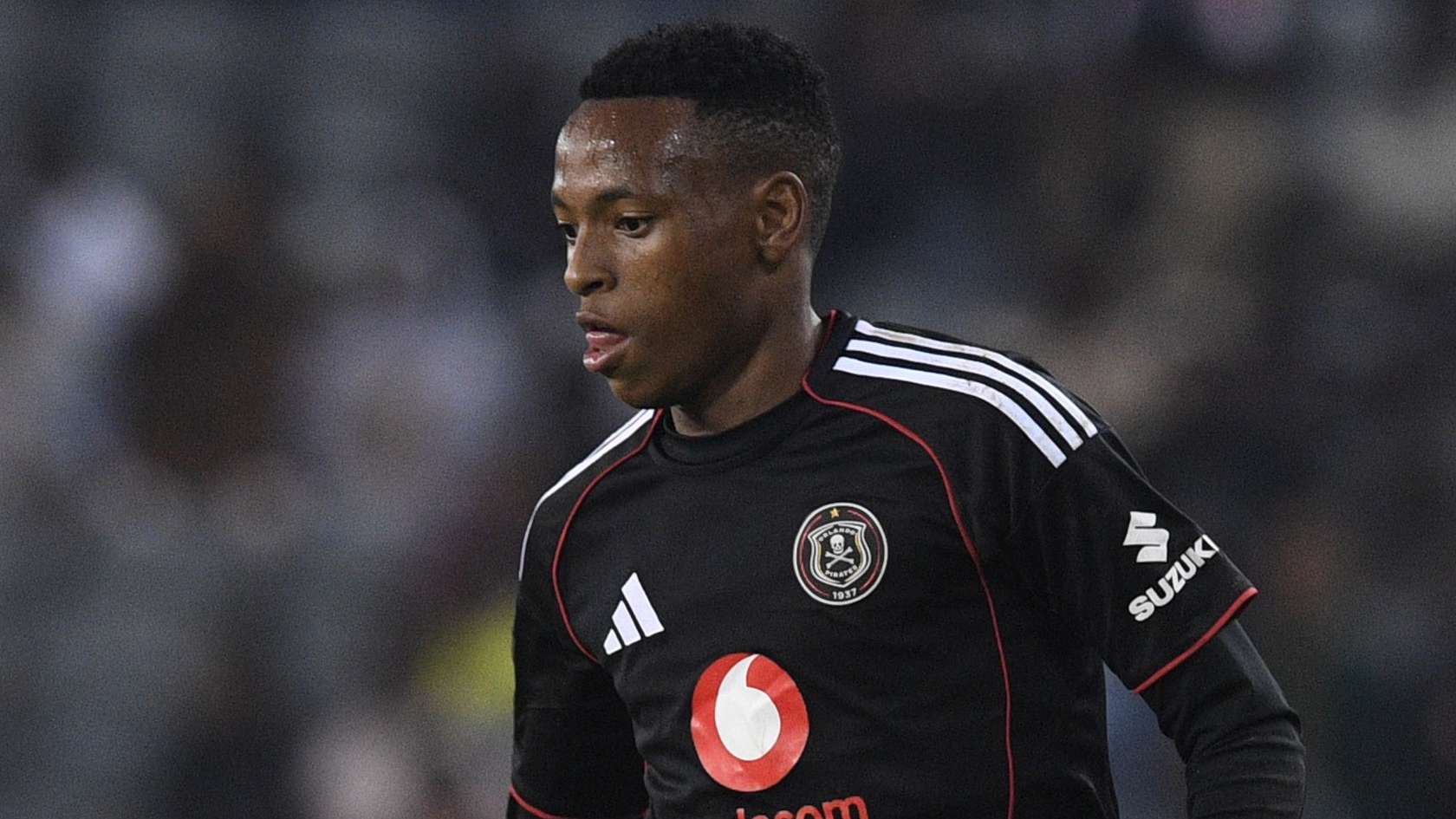 What could be the problem with Relebohile Mofokeng? Orlando Pirates legend identifies the issue affecting Bafana Bafana forward - 'There is clearly something on his mind, he seems too casual' | Goal.com
