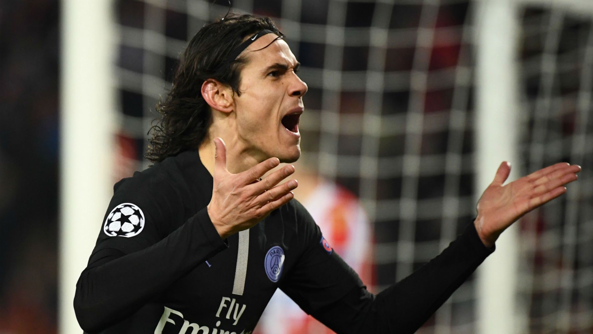 Red Star PSG Edinson Cavani Champions League 11122018
