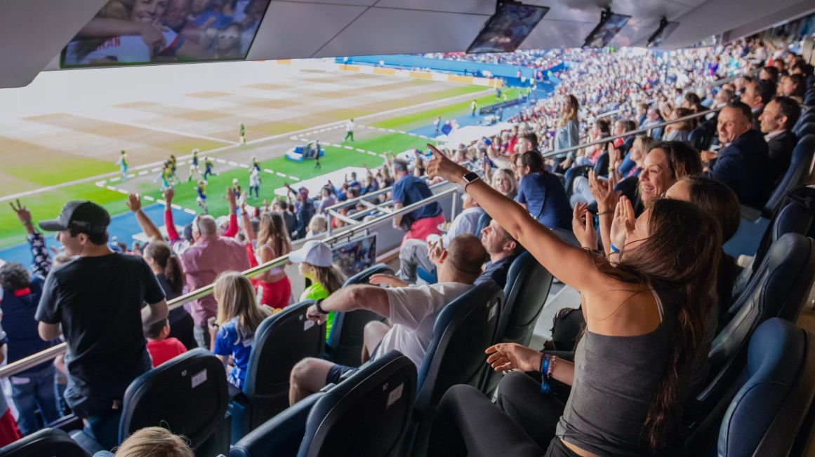 어보브 앤 비욘드