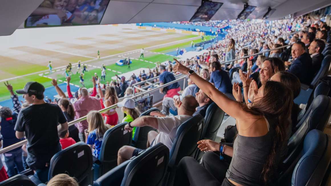 어보브 앤 비욘드