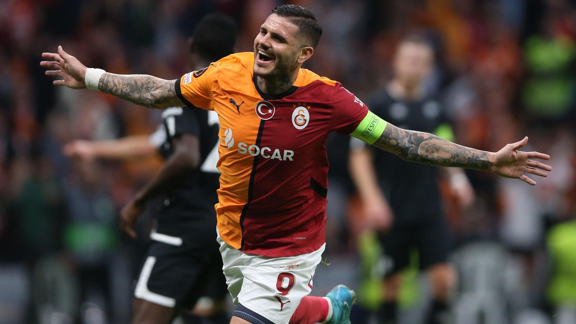 Mauro Icardi of Galatasaray celebrates scoring