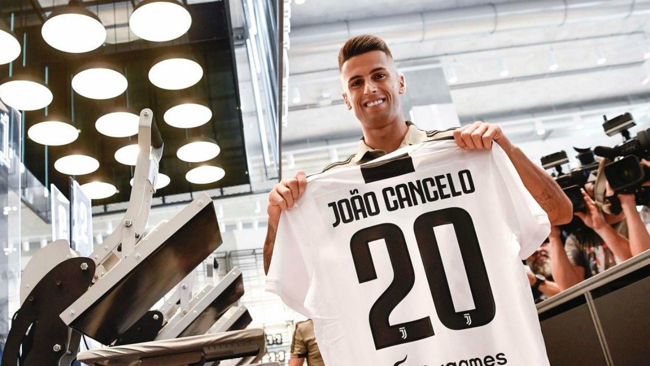 Joao Cancelo Juventus presentation 12072018
