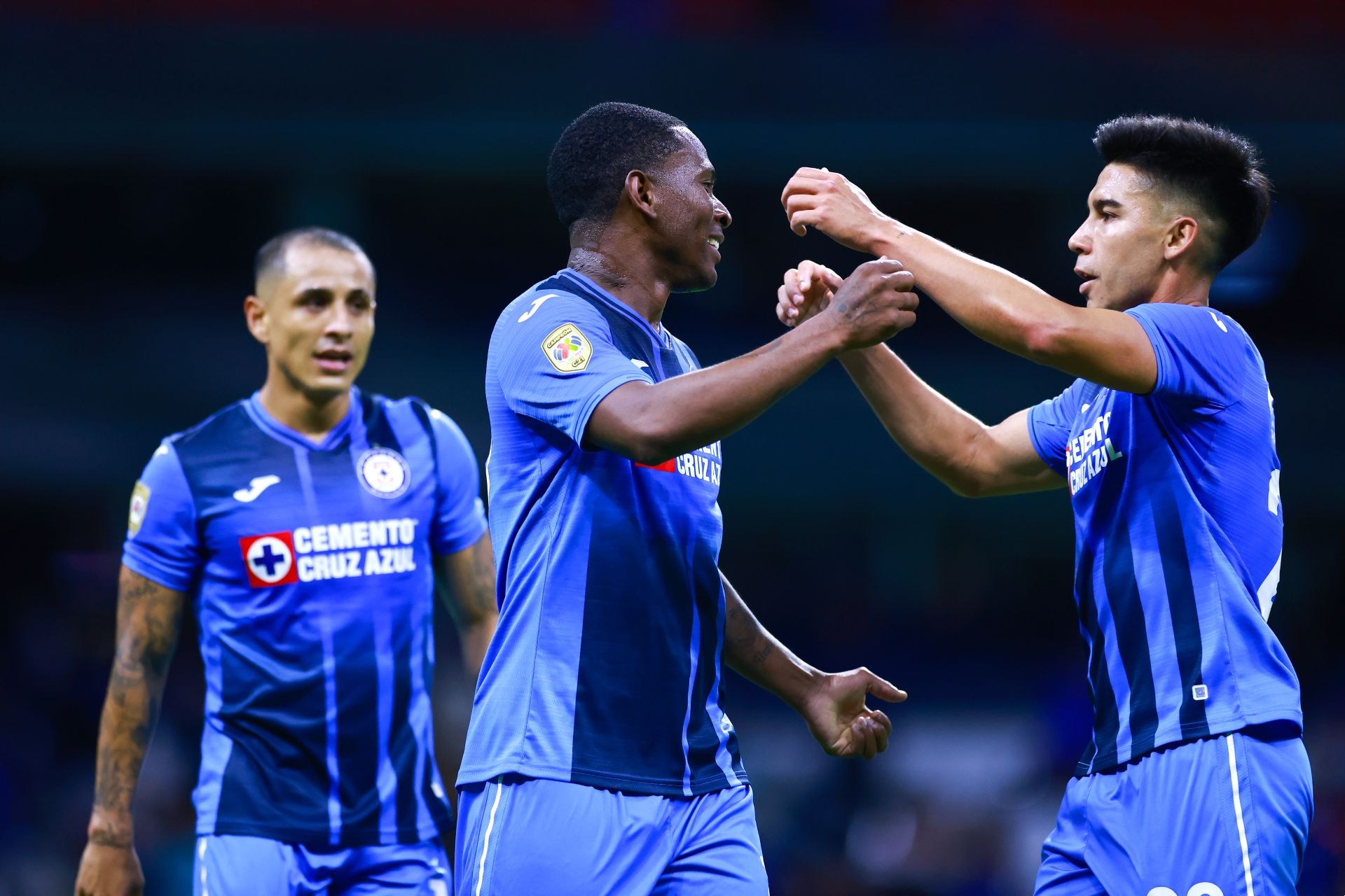 Bryan Angulo Pol Fernández Cruz Azul Apertura 2021