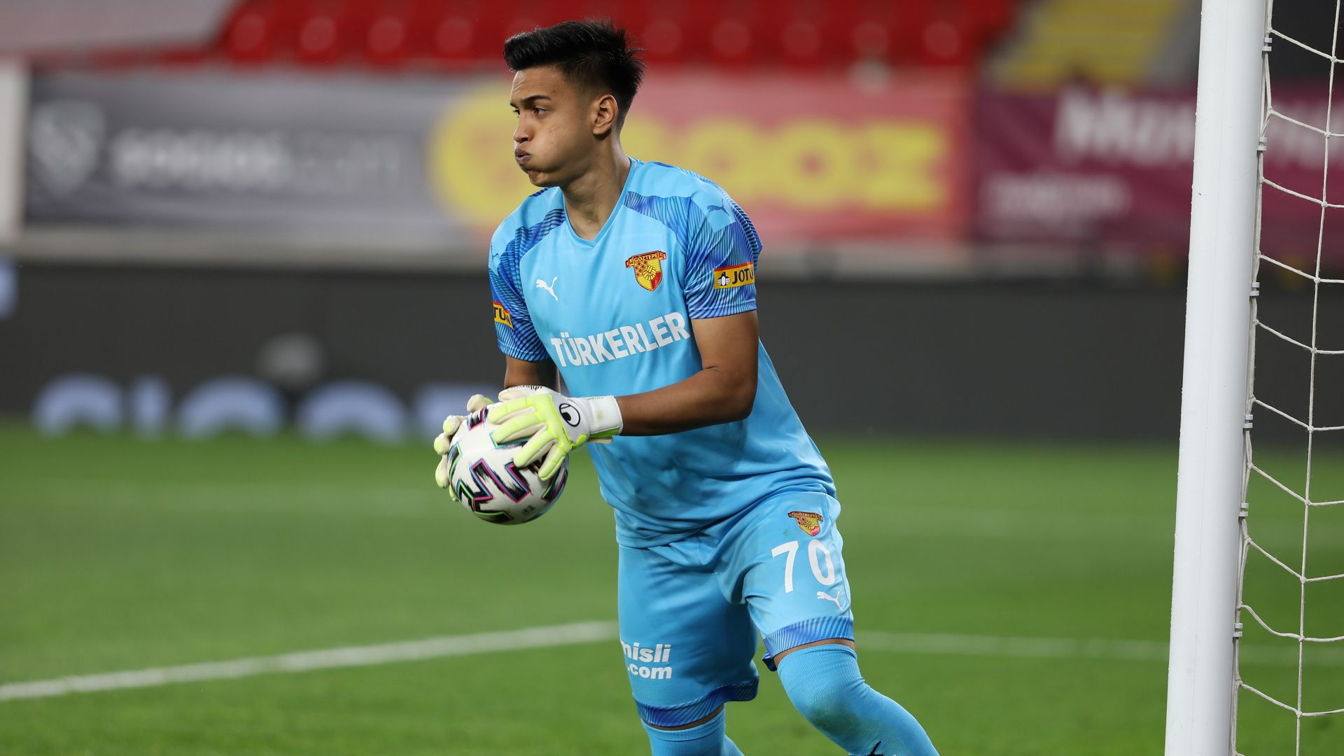 İrfan Can Eğribayat