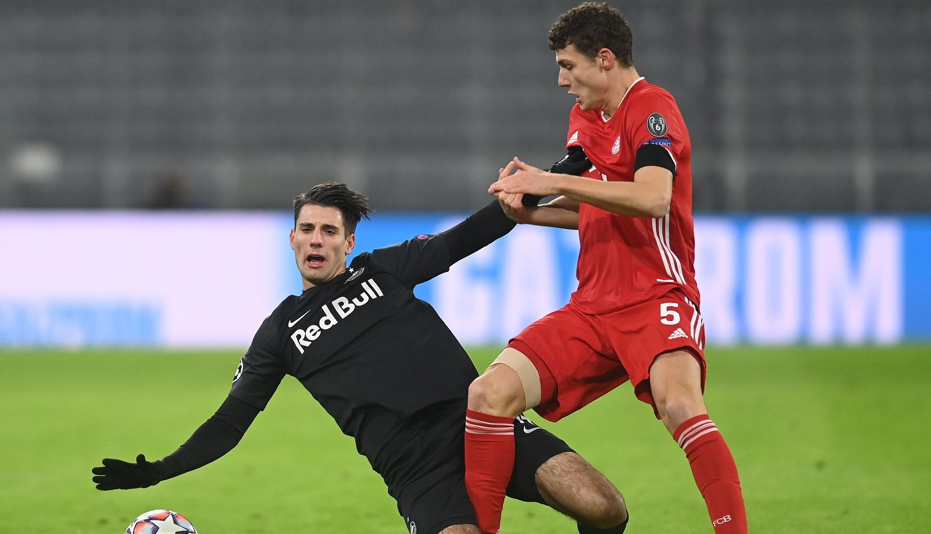 Benjamin Pavard Dominik Szoboszlai Bayern Munchen Salzburg Champions League 2020