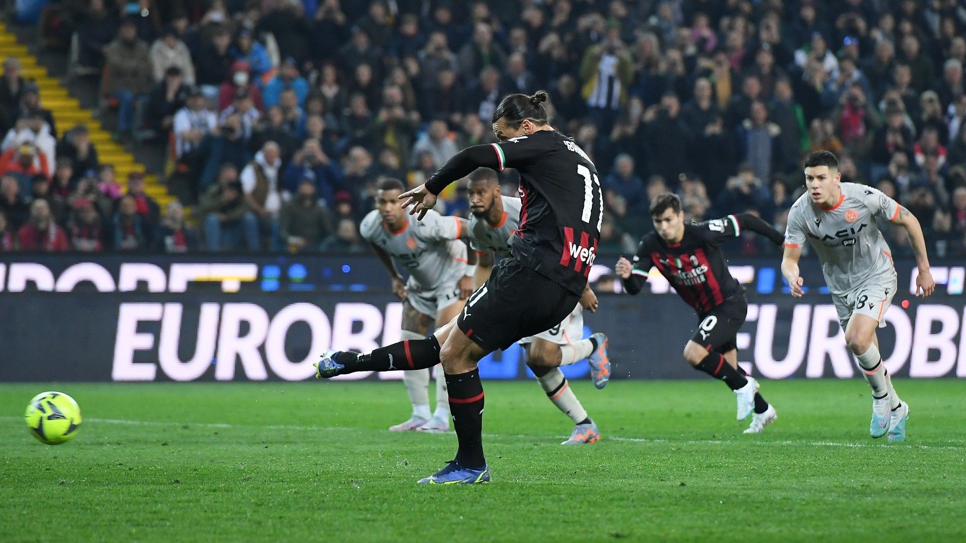Ibrahimovic penalty Milan