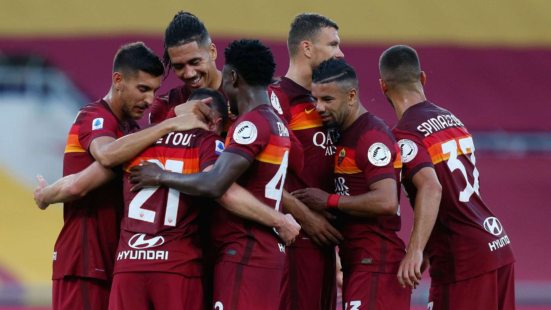 Roma celebrate Veretout vs. Fiorentina