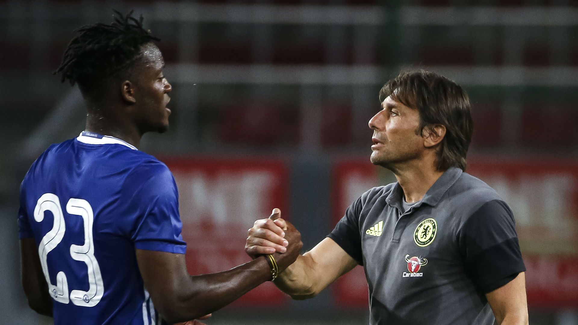 Michy Batshuayi & Antonio Conte Chelsea