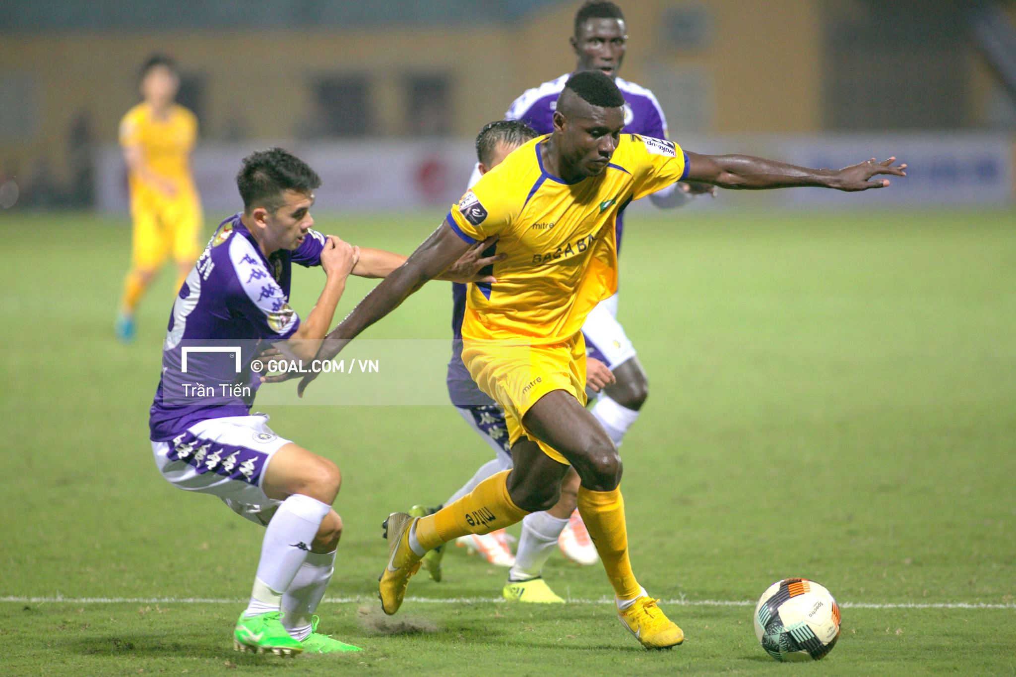Michael Olaha Ha Noi Song Lam Nghe An V.League 2019