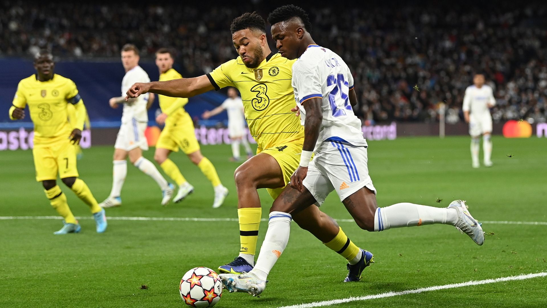 Vinicius Jr, Reece James, Real Madrid vs Chelsea UCL 2021-22