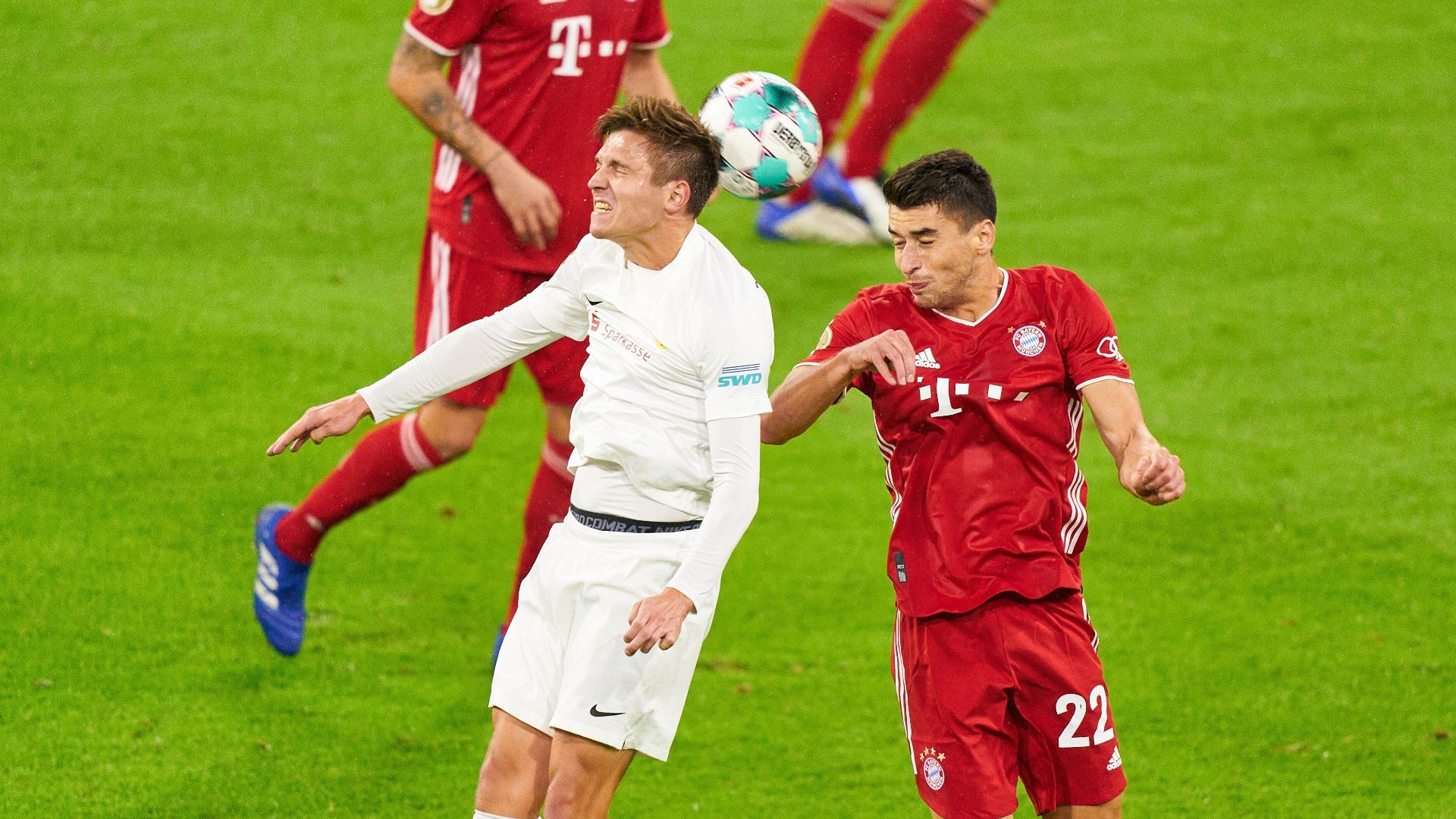 ONLY GERMANY Marc Roca Bayern Munchen Duren DFB Pokal 15102020