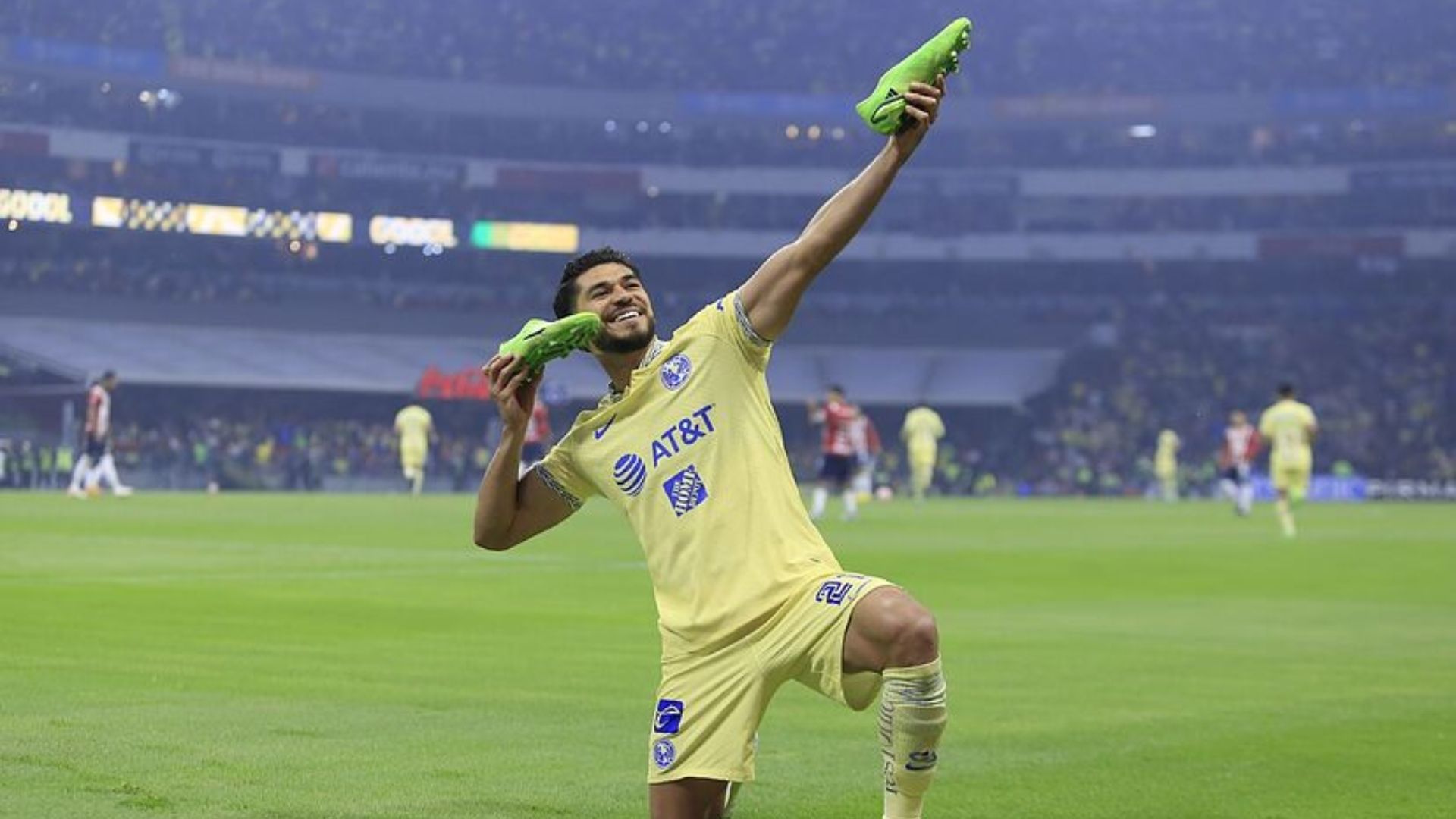 Henry Martín festejo Clásico Nacional