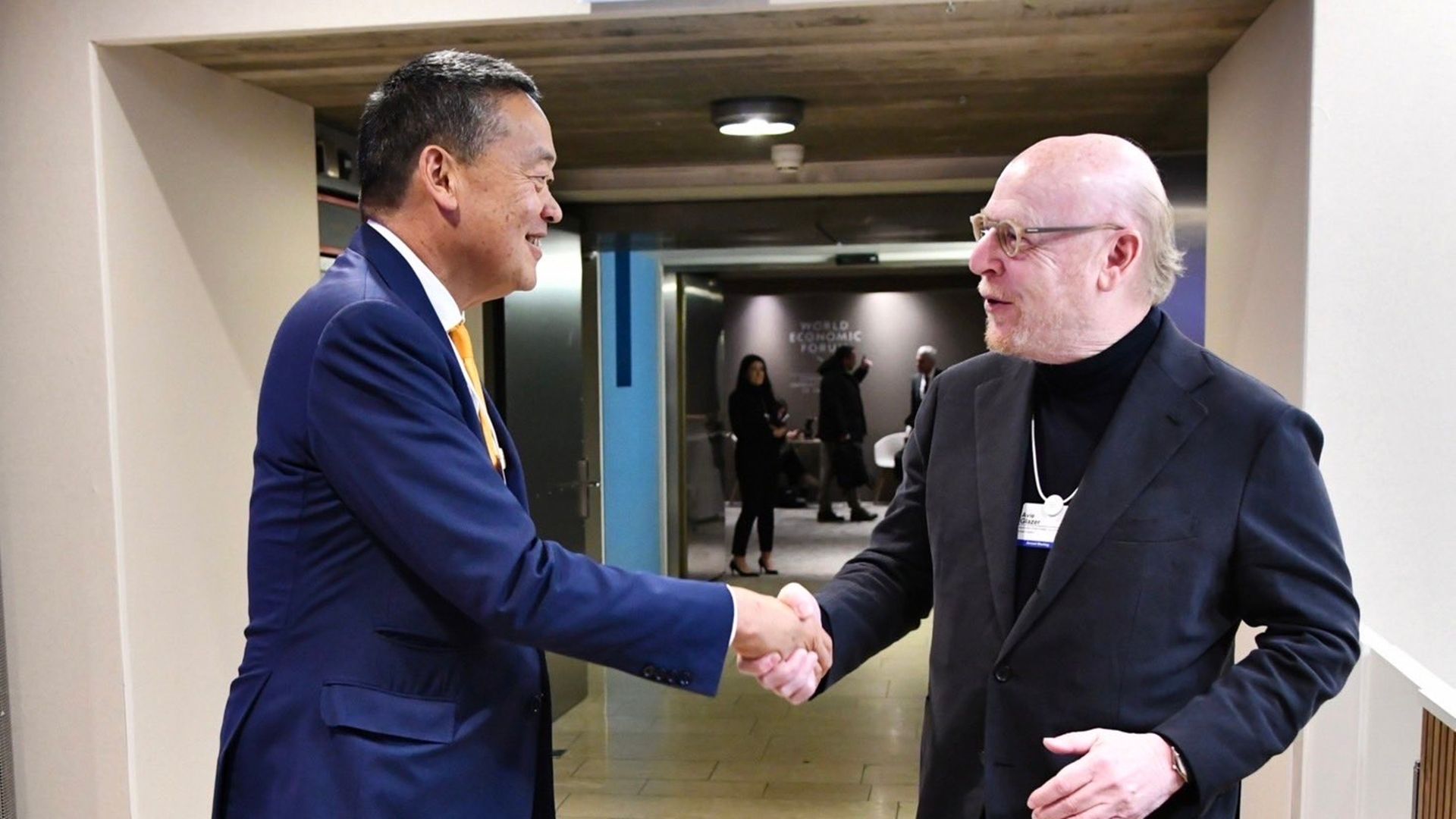 เศรษฐา ทวีสิน