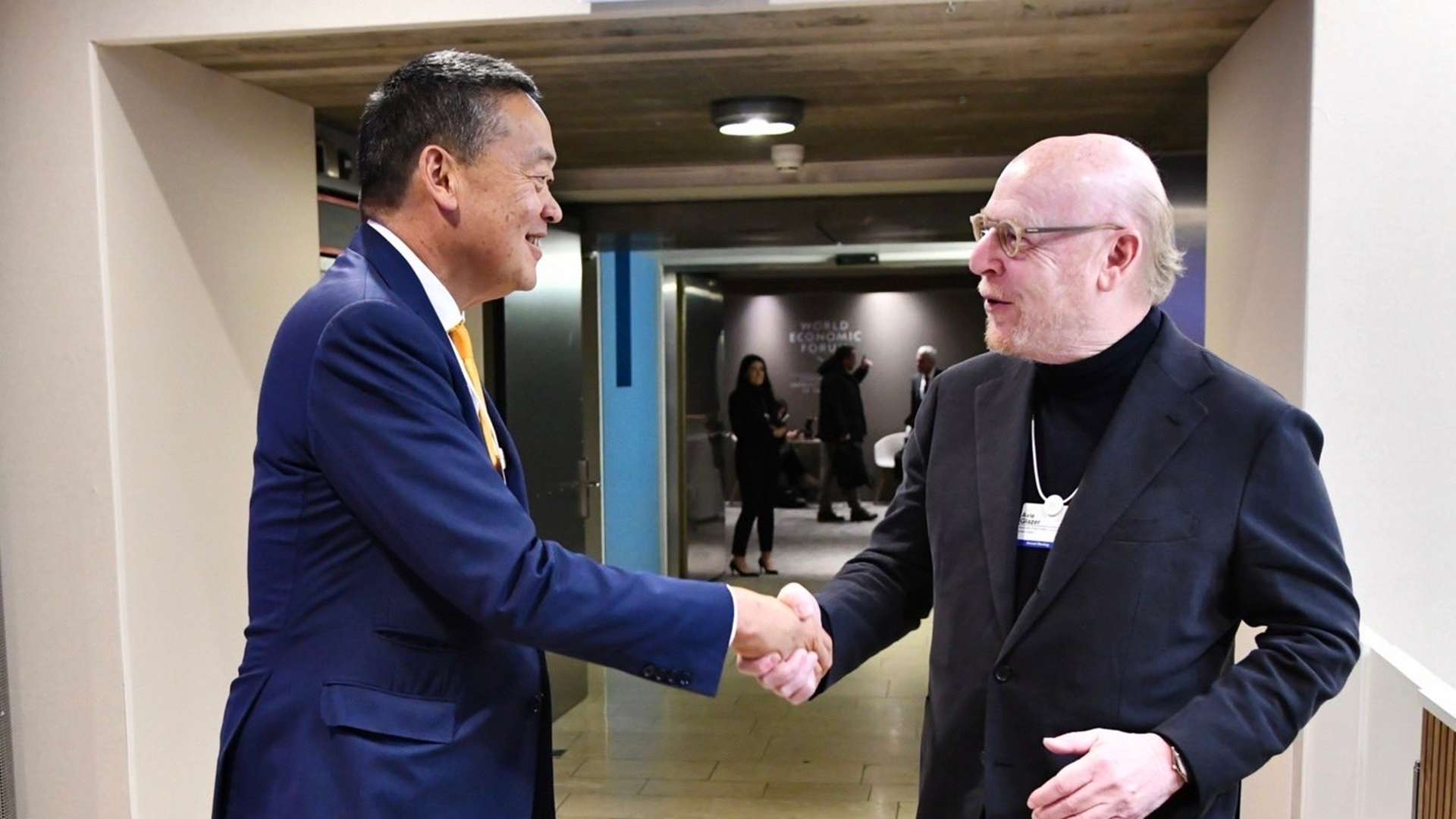 เศรษฐา ทวีสิน