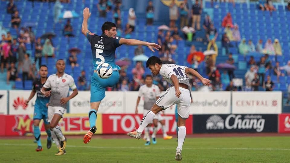 แอร์ฟอร์ซ - โปลิศเทโร