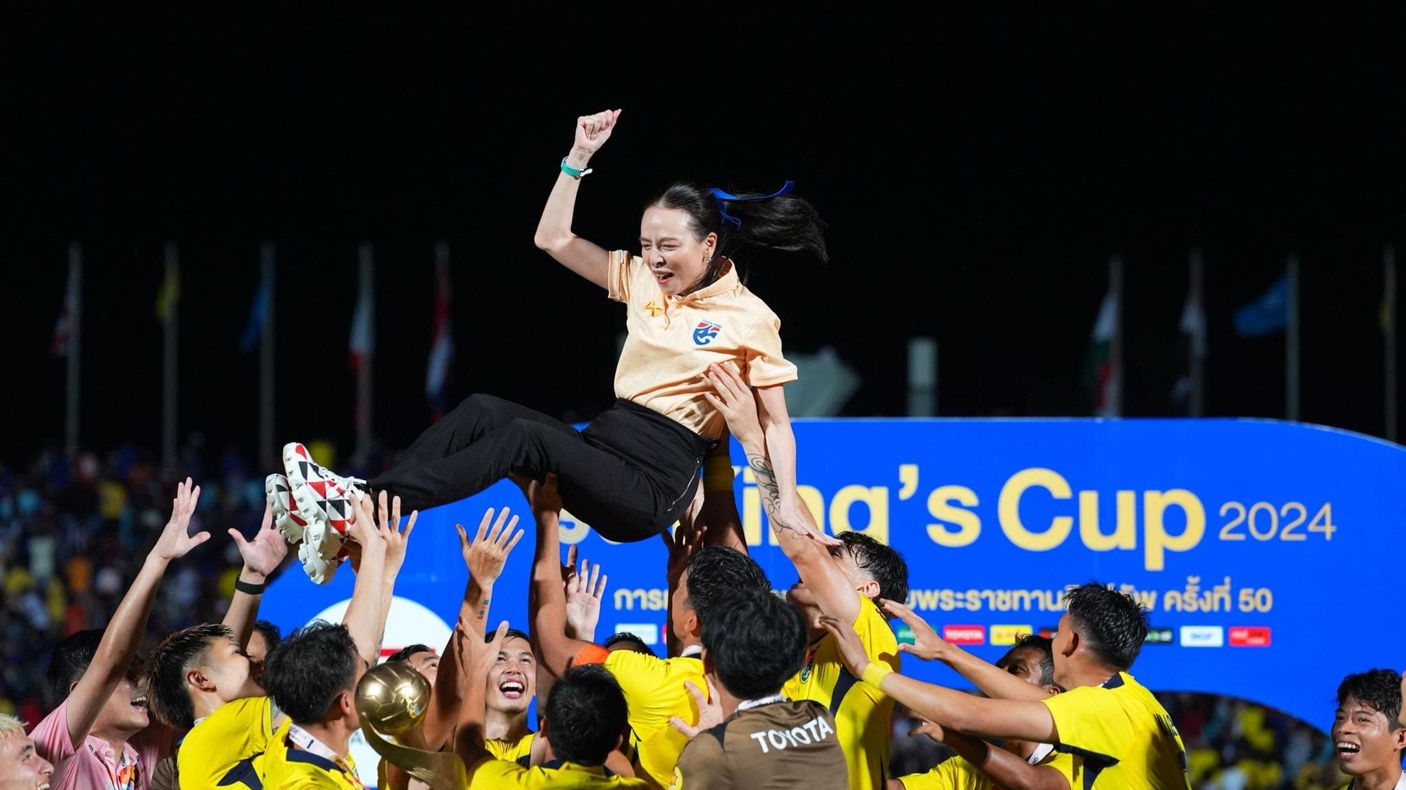 นวลพรรณ ล่ำซำ