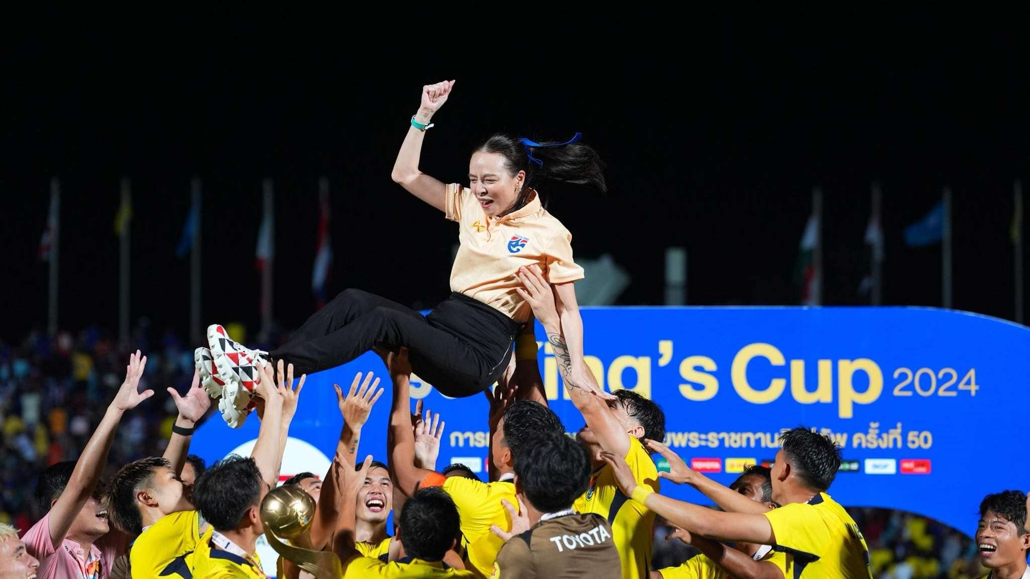 นวลพรรณ ล่ำซำ