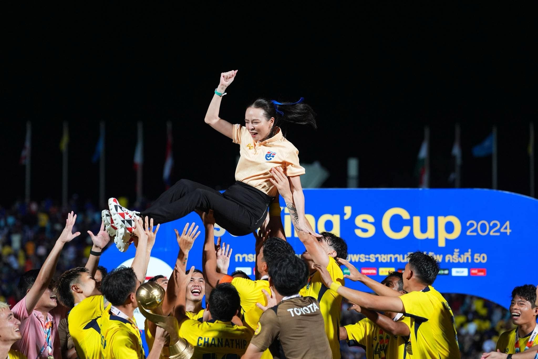 นวลพรรณ ล่ำซำ