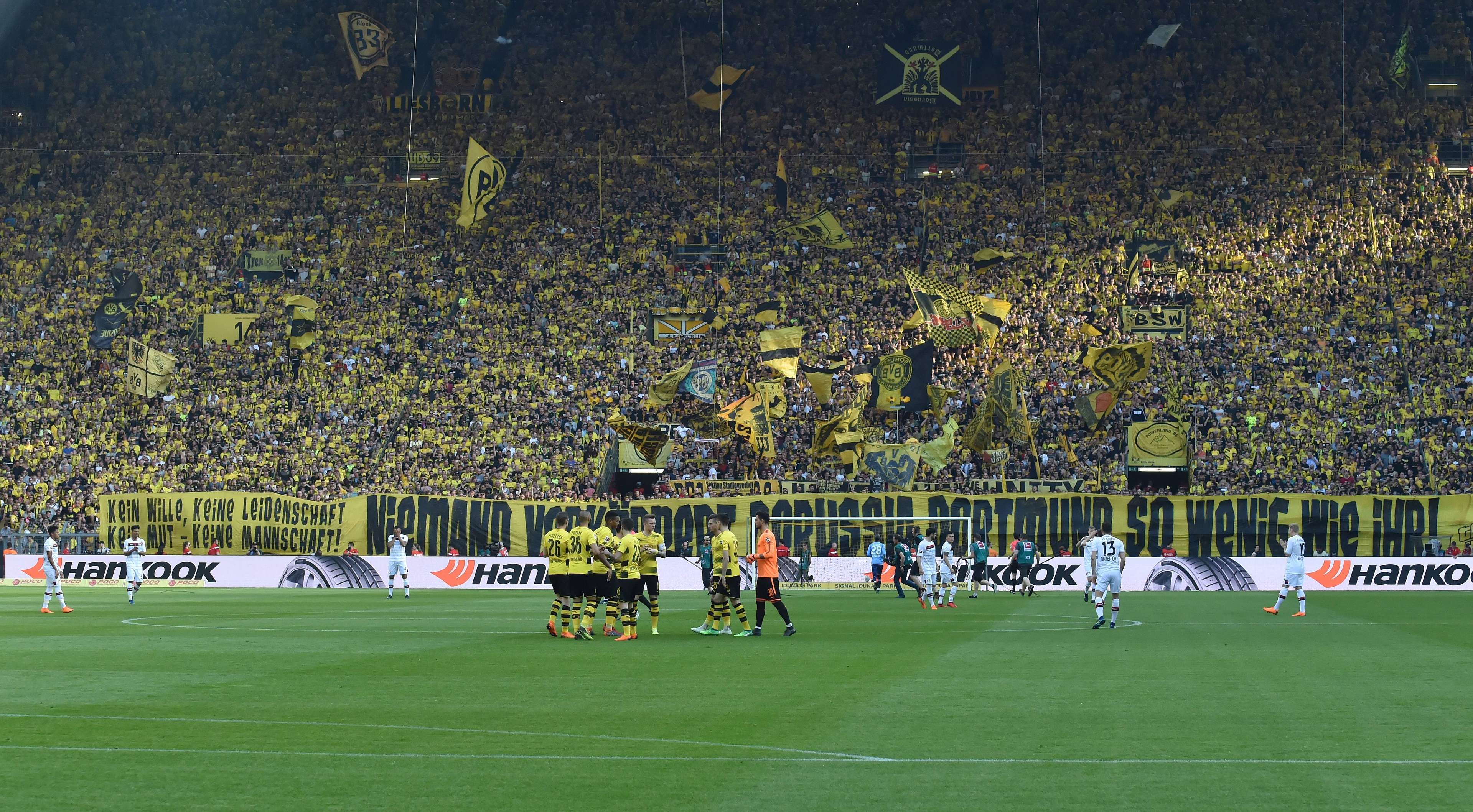 ONLY GERMANY // Borussia Dortmund fans