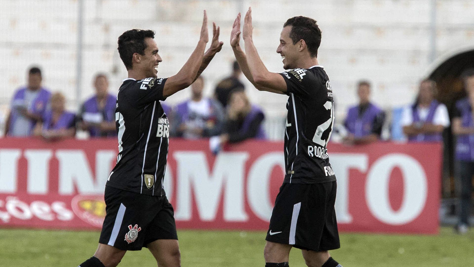 Rodriguinho Jadson Ponte Preta Corinthians Paulista 30042017