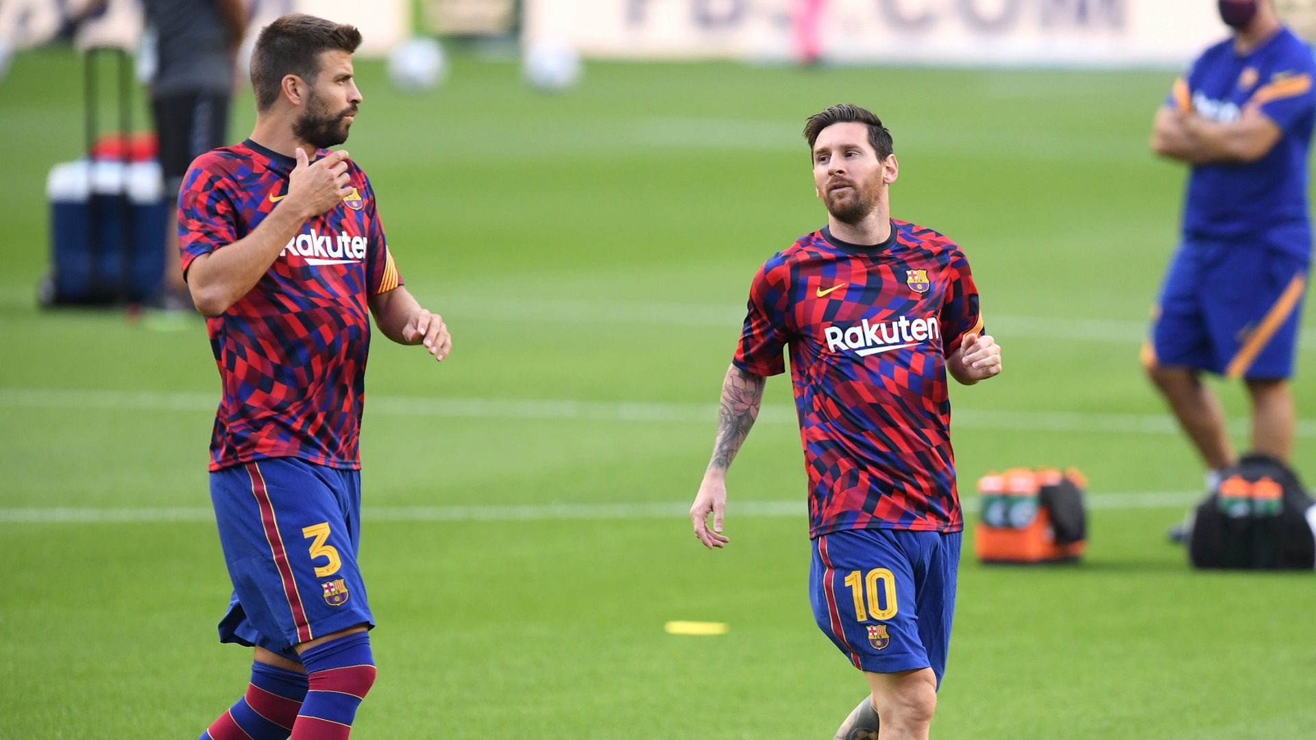 2020-11-28 Pique Messi Barcelona