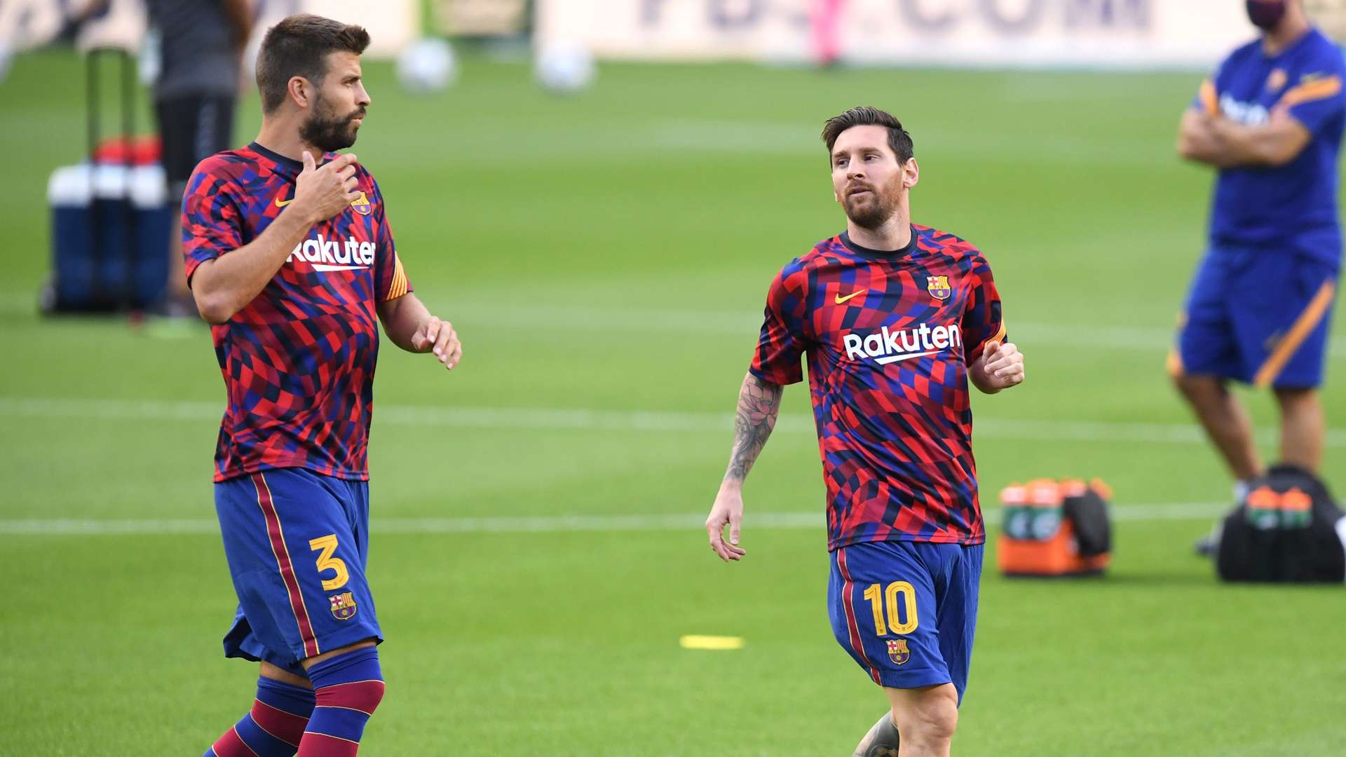 2020-11-28 Pique Messi Barcelona