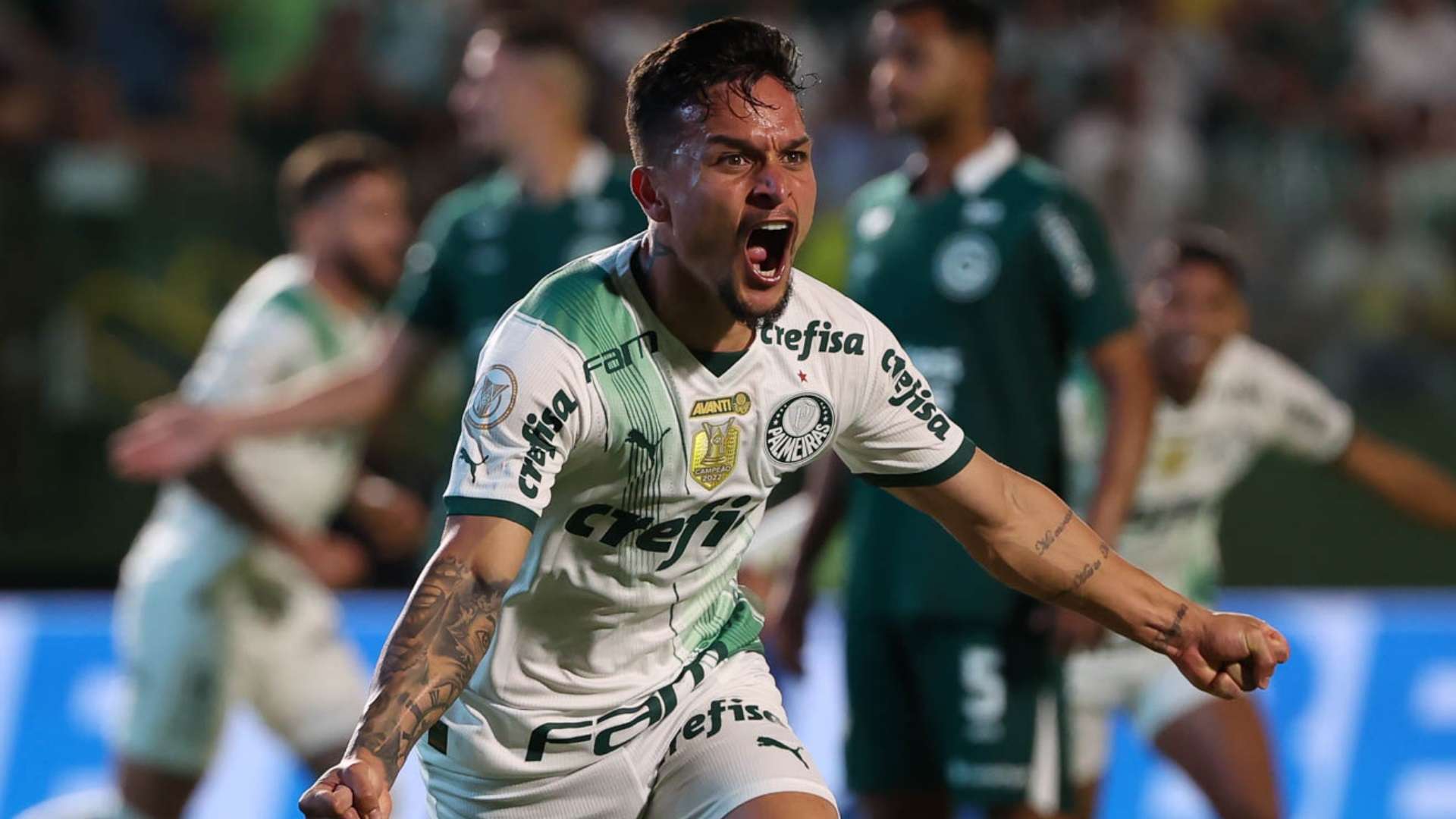 Artur, do Palmeiras, comemora o gol marcado na goleada sobre o Goiás, pelo Brasileirão 2023