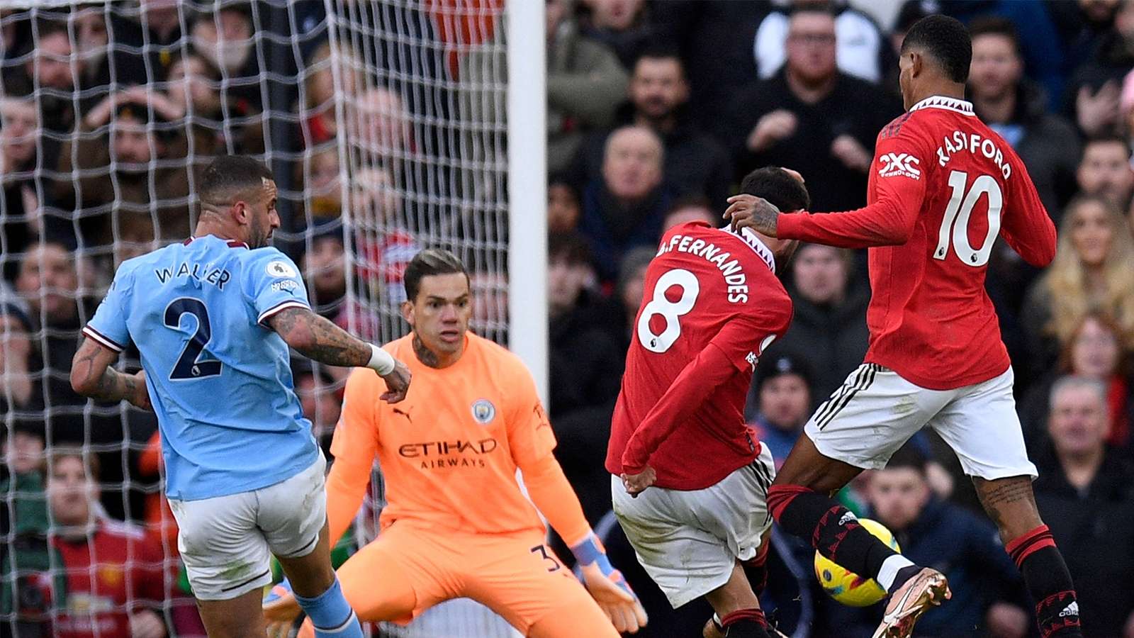 Marcus Rashford & Bruno Fernandes of Manchester United