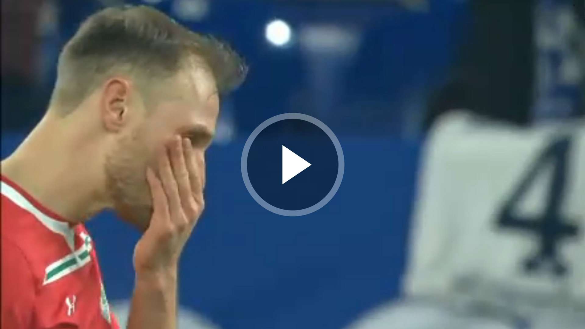 GFX Höwedes Tränen Schalke