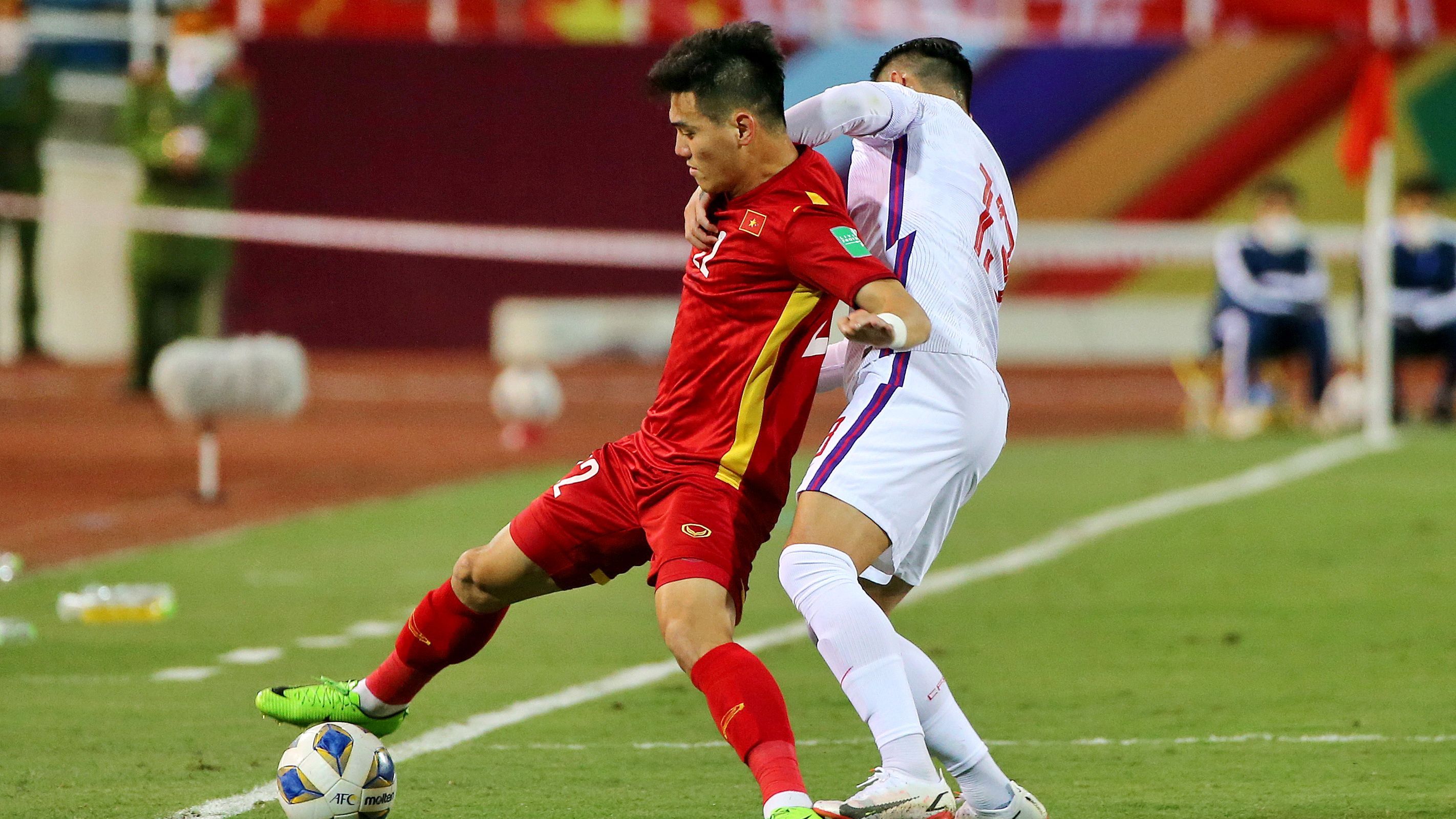 Nguyen Tien Linh Vietnam China WCQ 2022