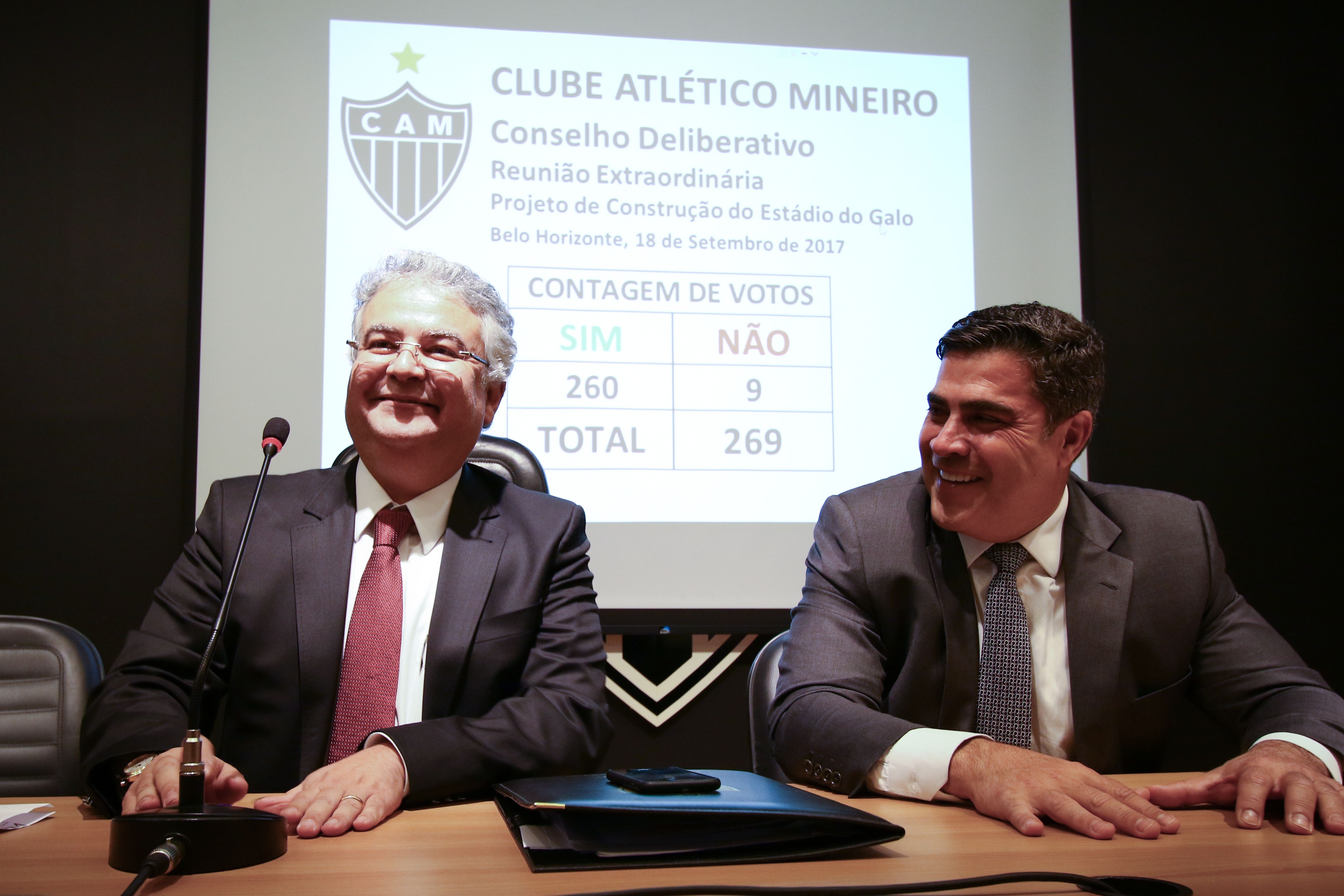 Sérgio Sette Câmara (à dir.) é o novo presidente do Atlético-MG